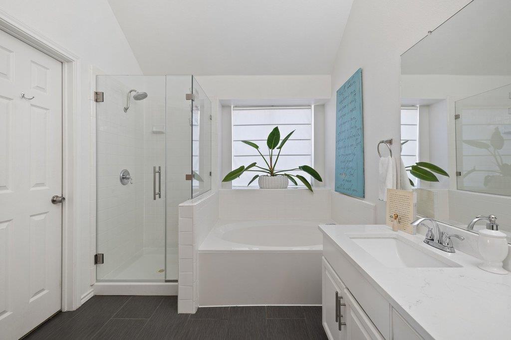 5700 Travis Green Ln, Austin, TX 78735