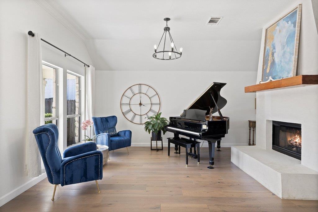 5700 Travis Green Ln, Austin, TX 78735