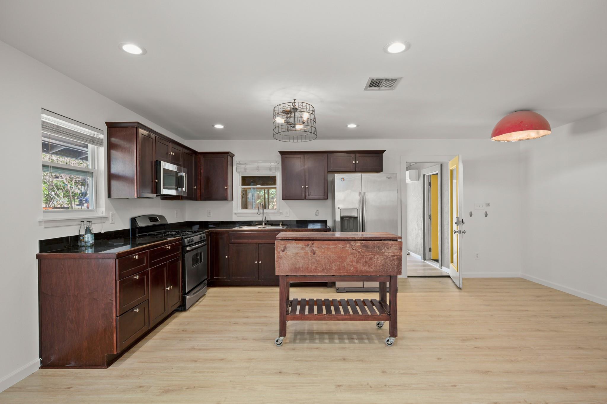 3203 South Oak Dr, Austin, TX 78704