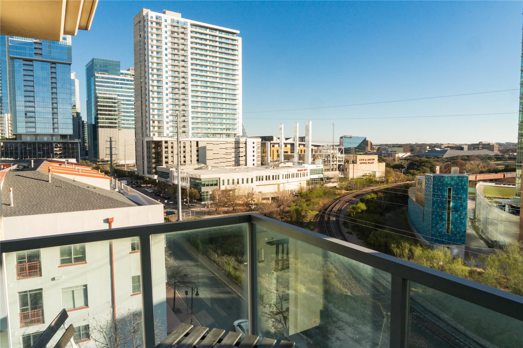 300 Bowie St # 703, Austin, TX 78703