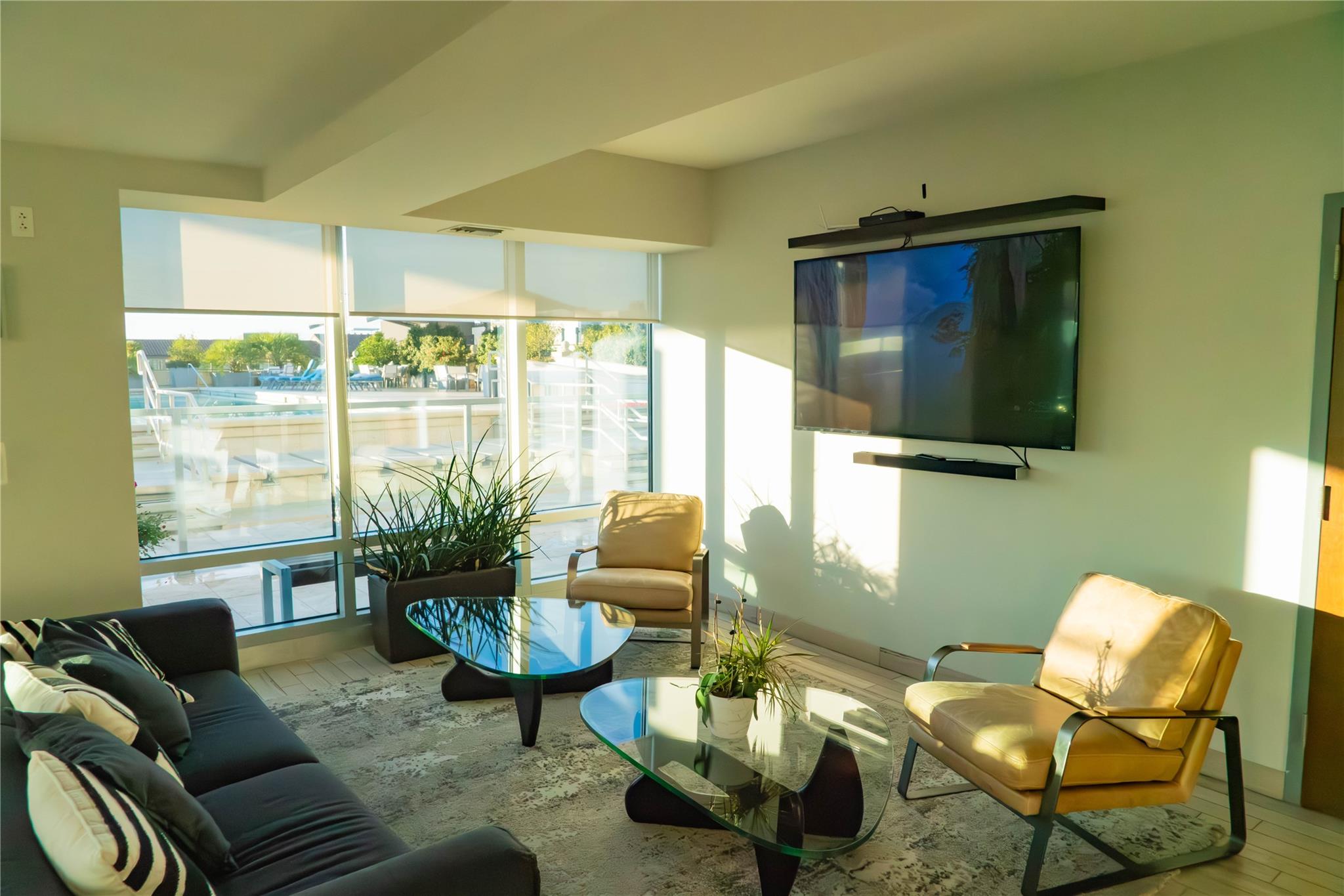 300 Bowie St # 703, Austin, TX 78703