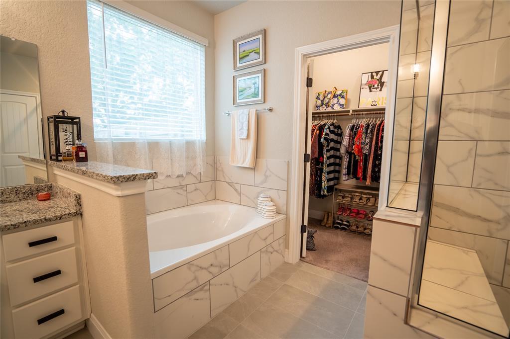 1215 Davis St, Taylor, TX 76574