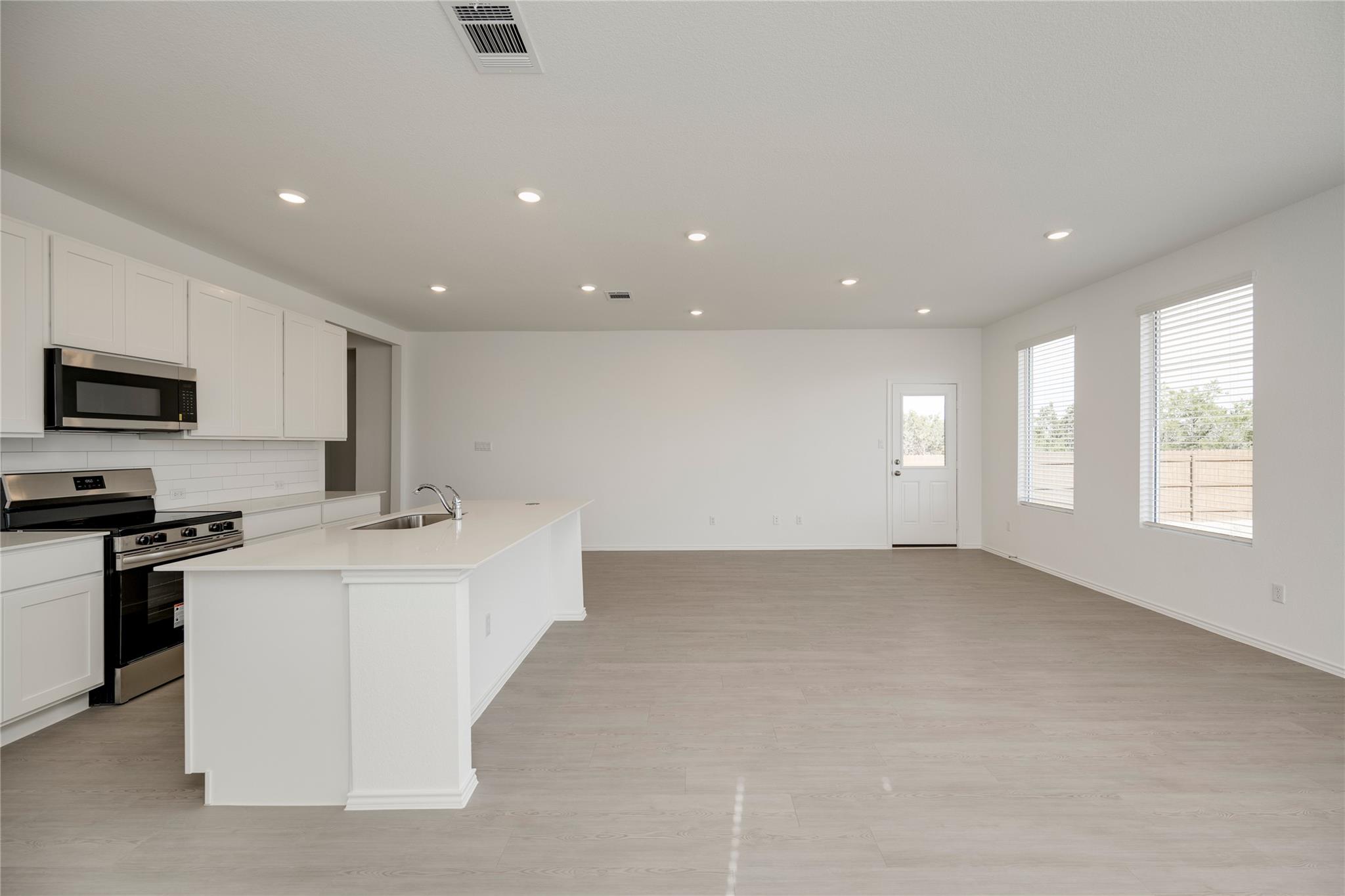 324 Rock Springs Dr, Marble Falls, TX 78654