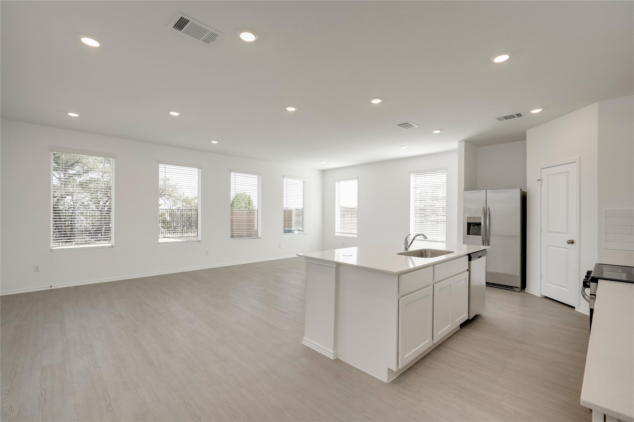 324 Rock Springs Dr, Marble Falls, TX 78654