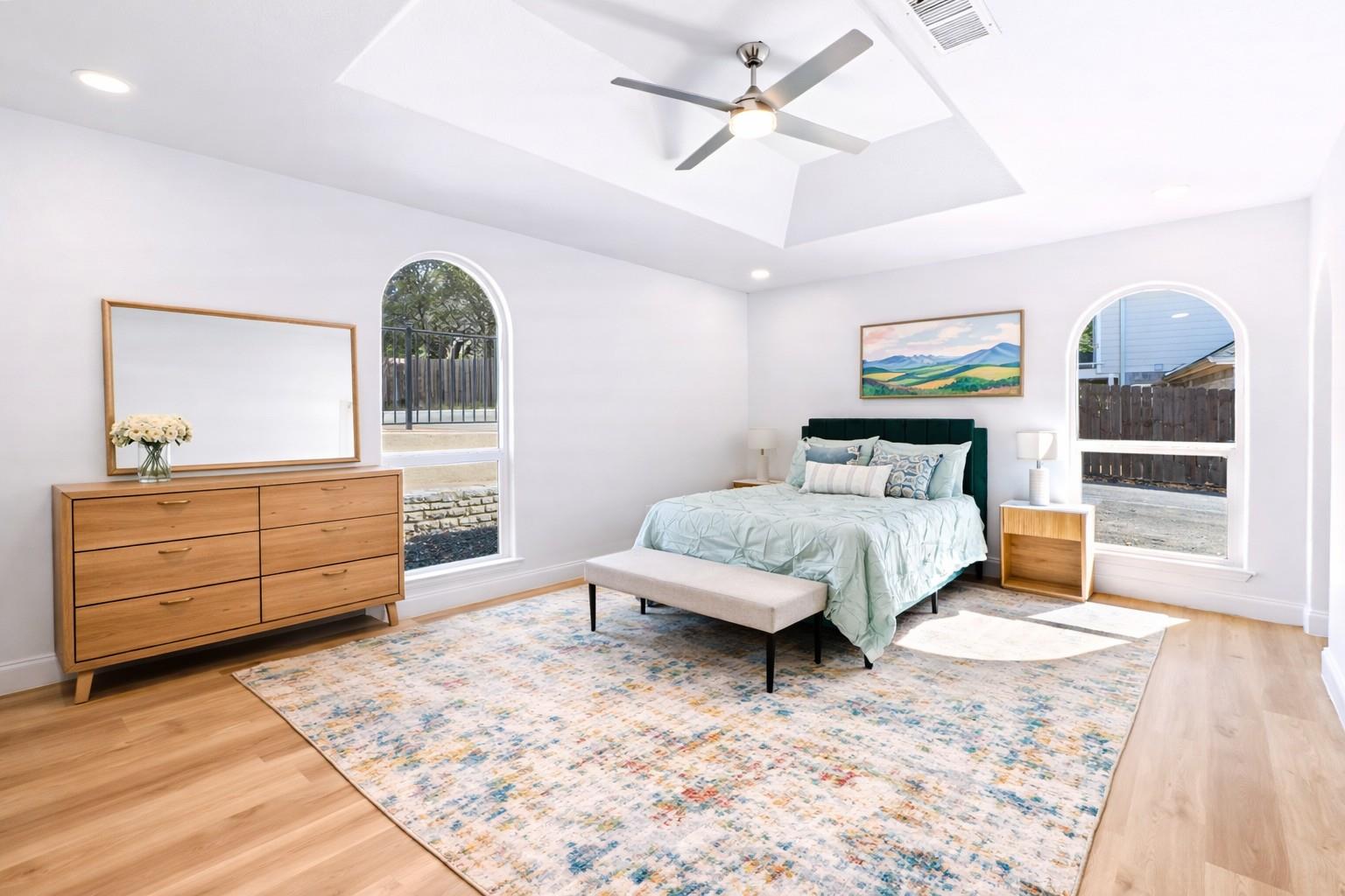 18702 Lakeland Dr, Point Venture, TX 78645