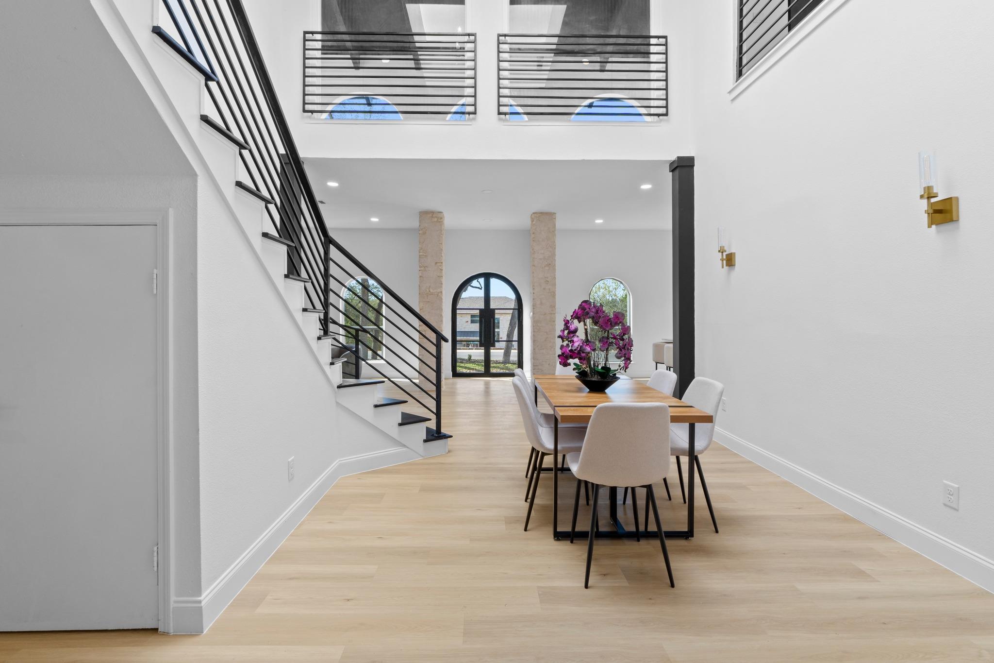 18702 Lakeland Dr, Point Venture, TX 78645