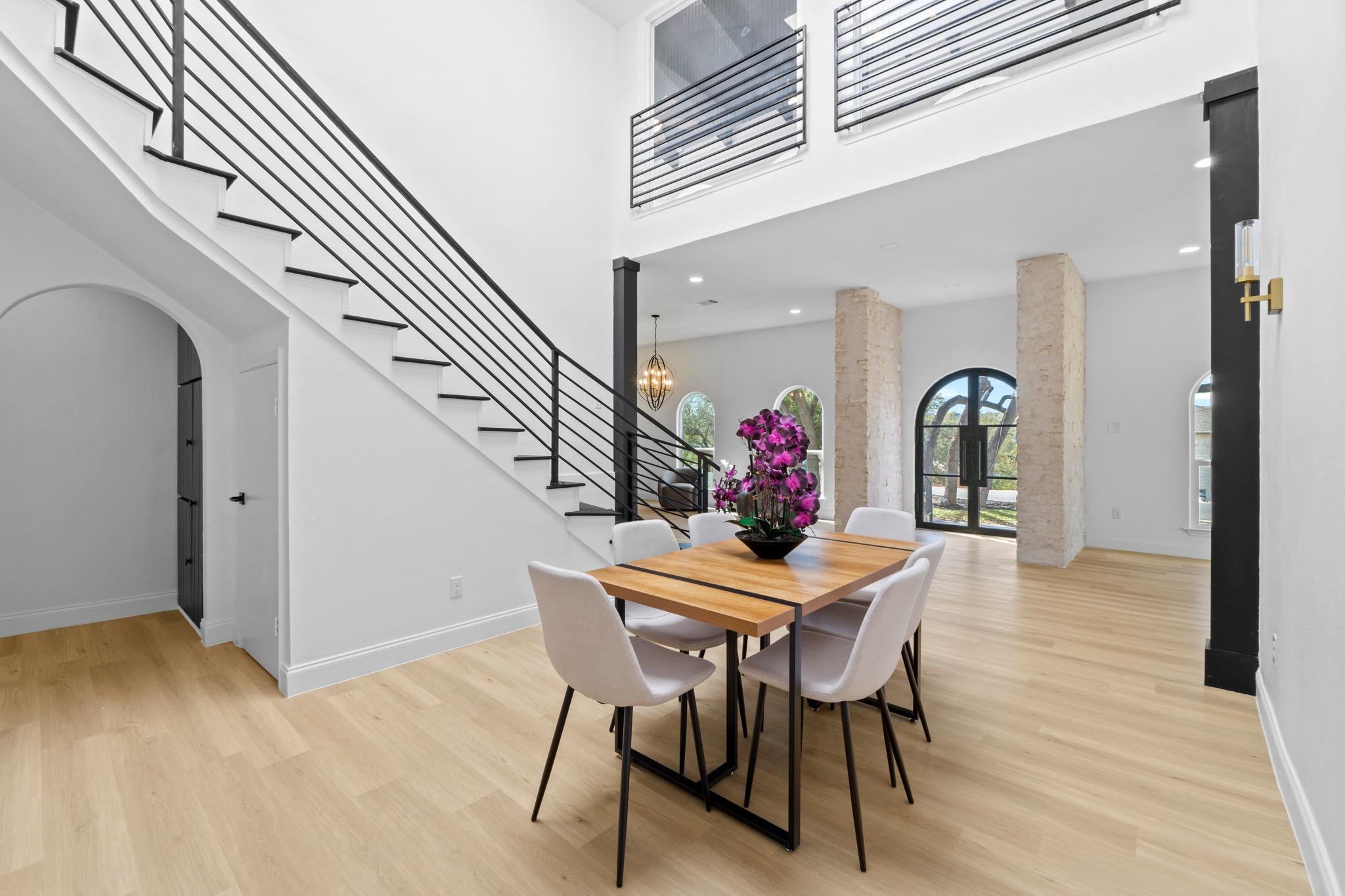 18702 Lakeland Dr, Point Venture, TX 78645