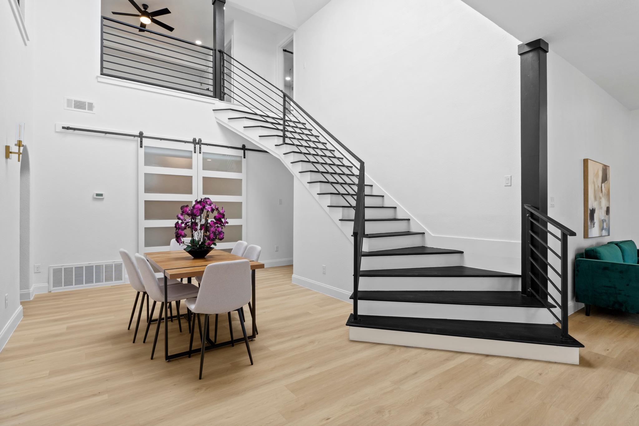 18702 Lakeland Dr, Point Venture, TX 78645