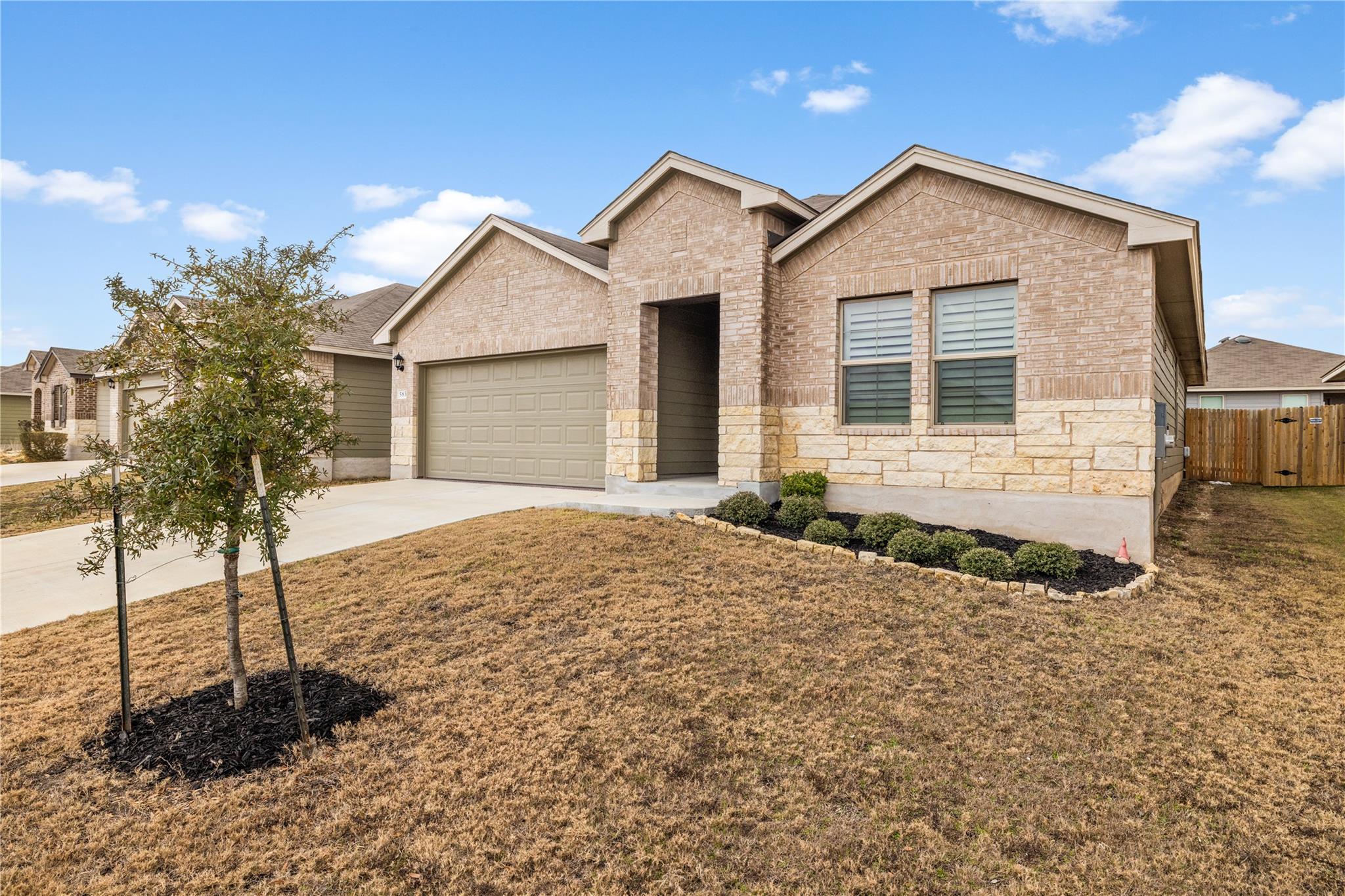 583 Taggart Trl, Jarrell, TX 76537