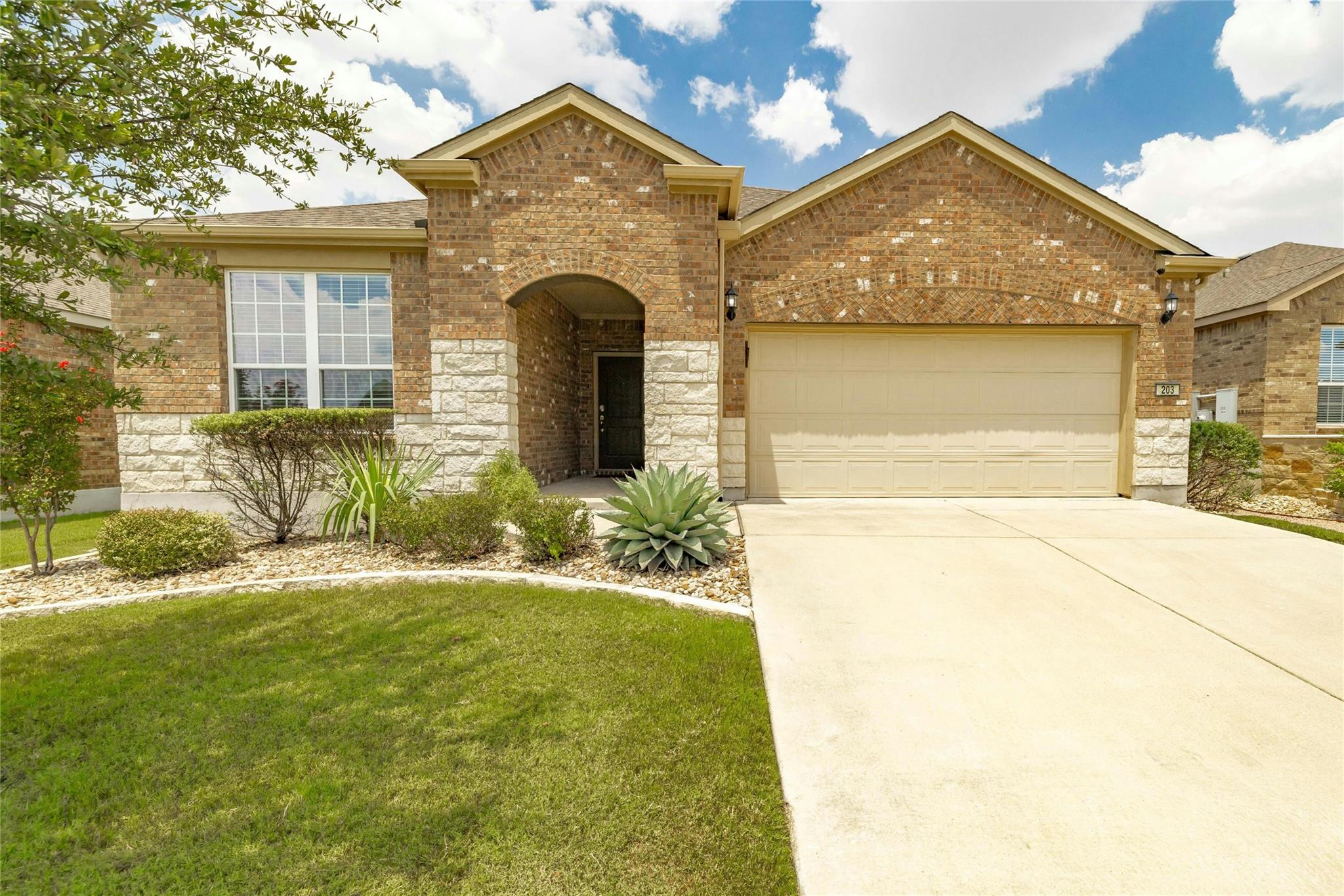 203 Longview Ln, Georgetown, TX 78633