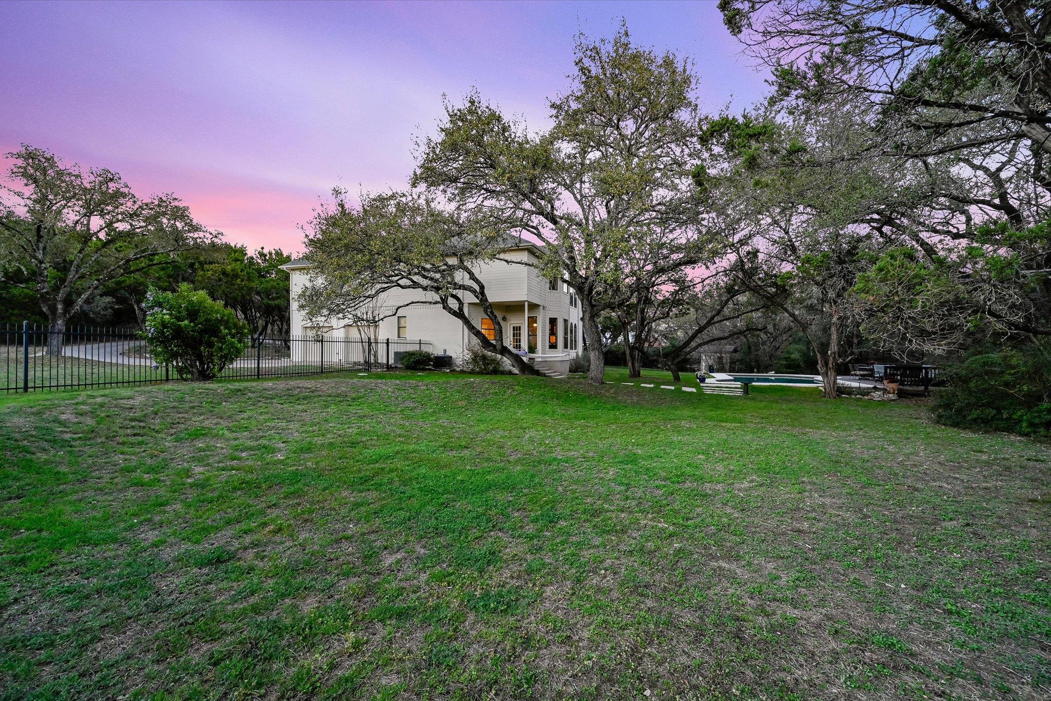 8105 Long Canyon Dr, Austin, TX 78730