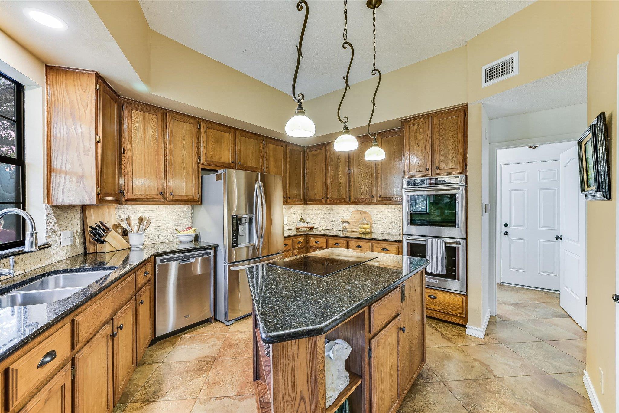 8105 Long Canyon Dr, Austin, TX 78730