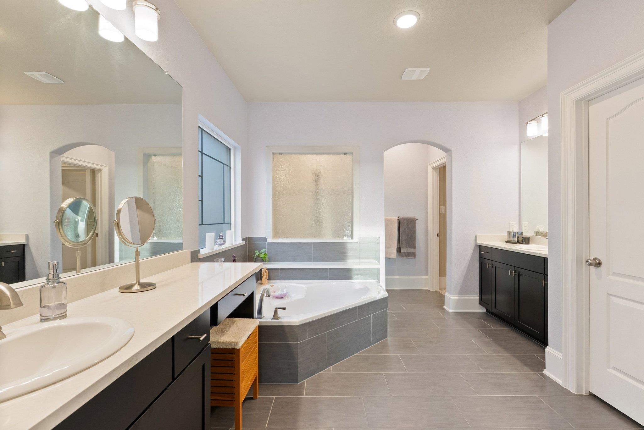 17705 Flowing Brook Dr, Austin, TX 78738