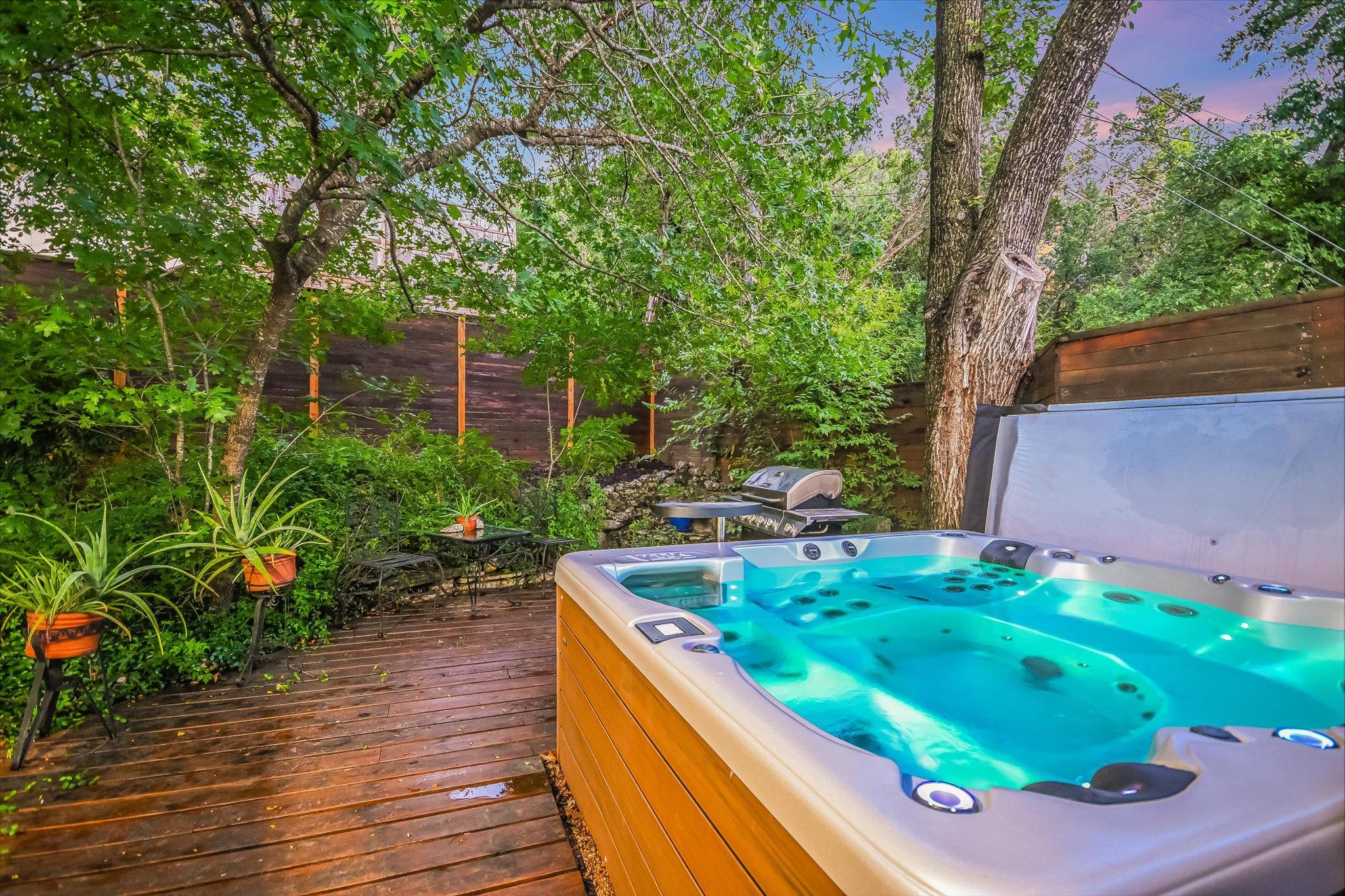 19 Sugar Shack Dr, West Lake Hills, TX 78746