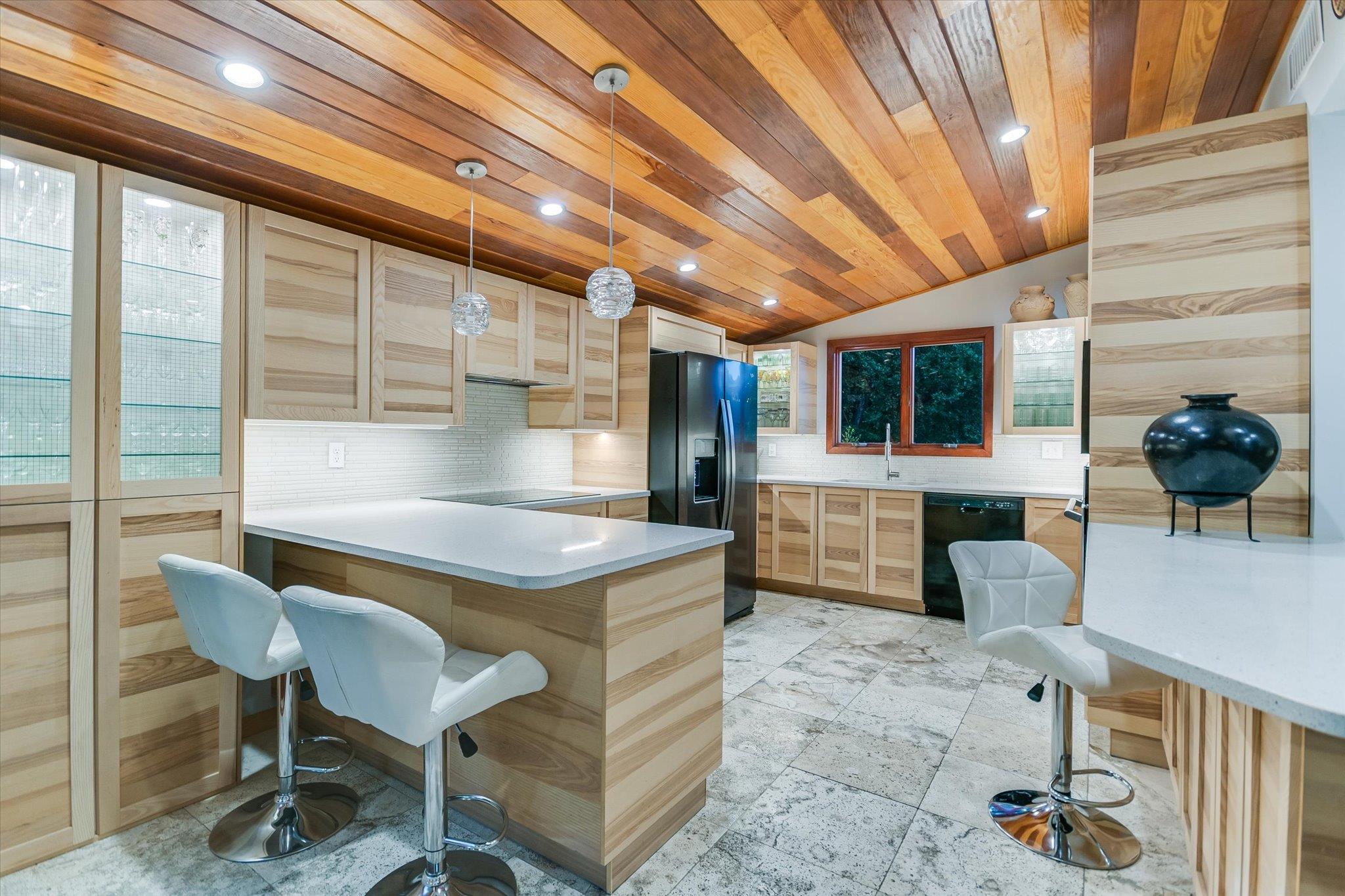 19 Sugar Shack Dr, West Lake Hills, TX 78746