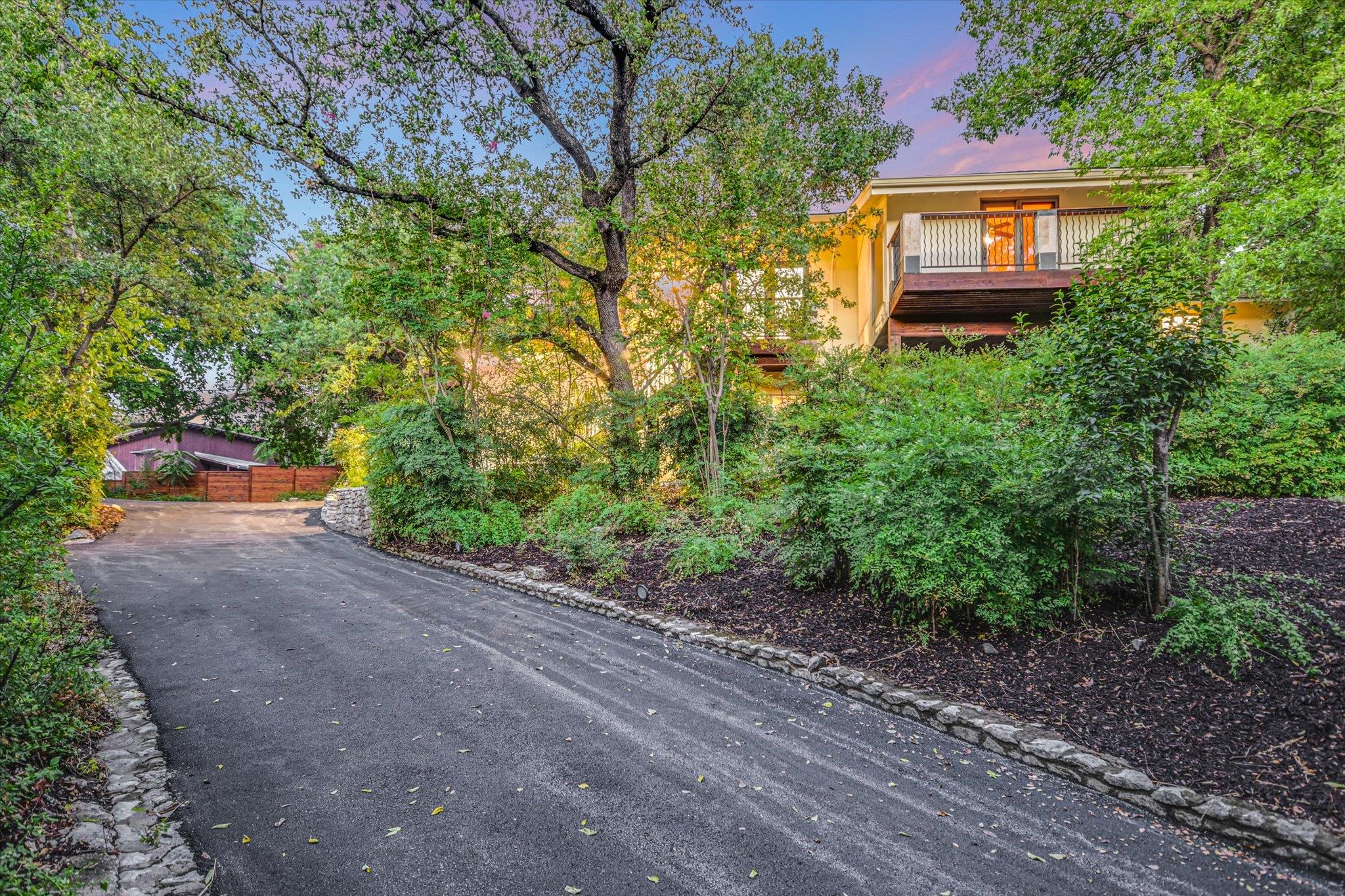 19 Sugar Shack Dr, West Lake Hills, TX 78746