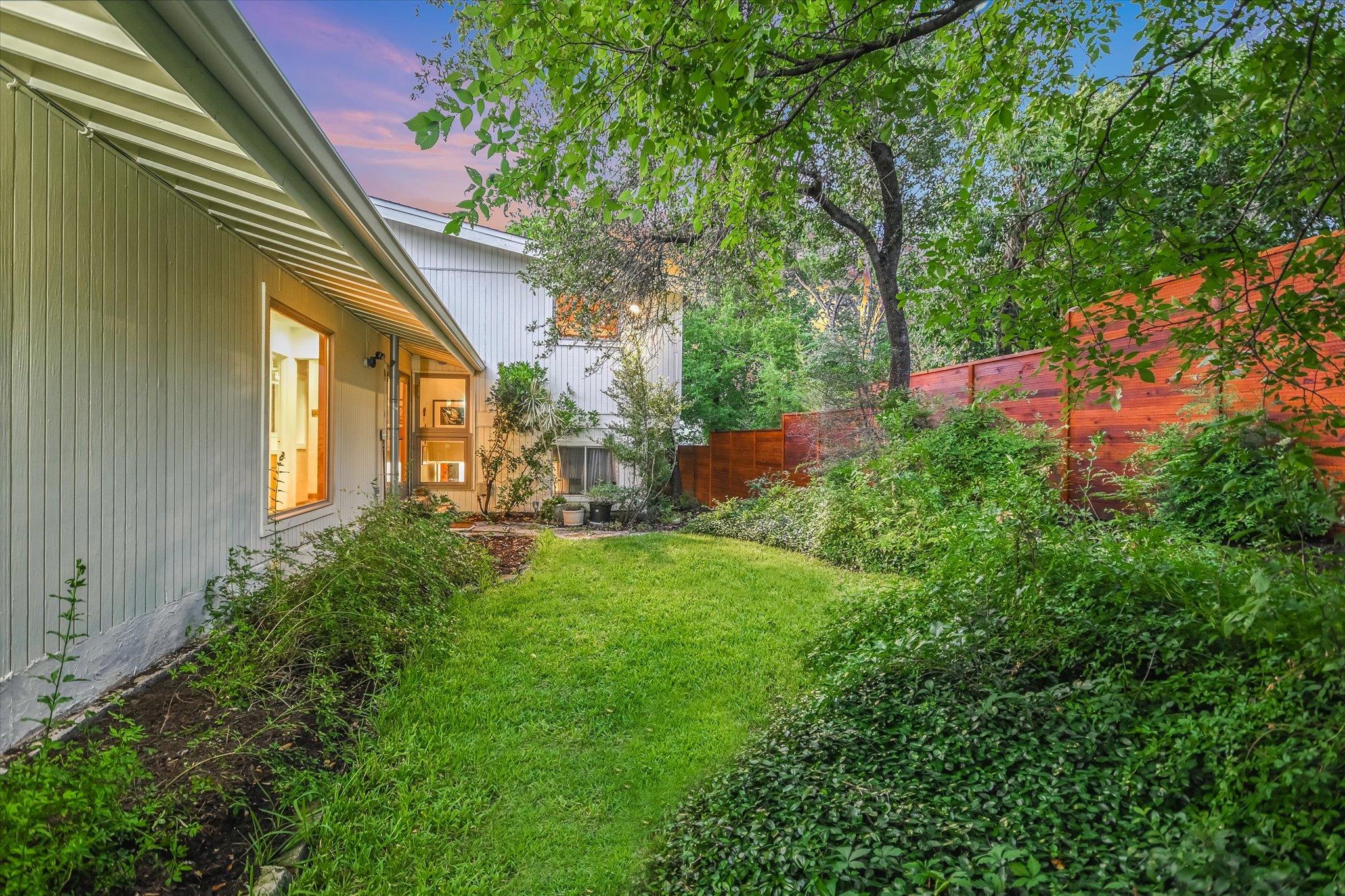 19 Sugar Shack Dr, West Lake Hills, TX 78746