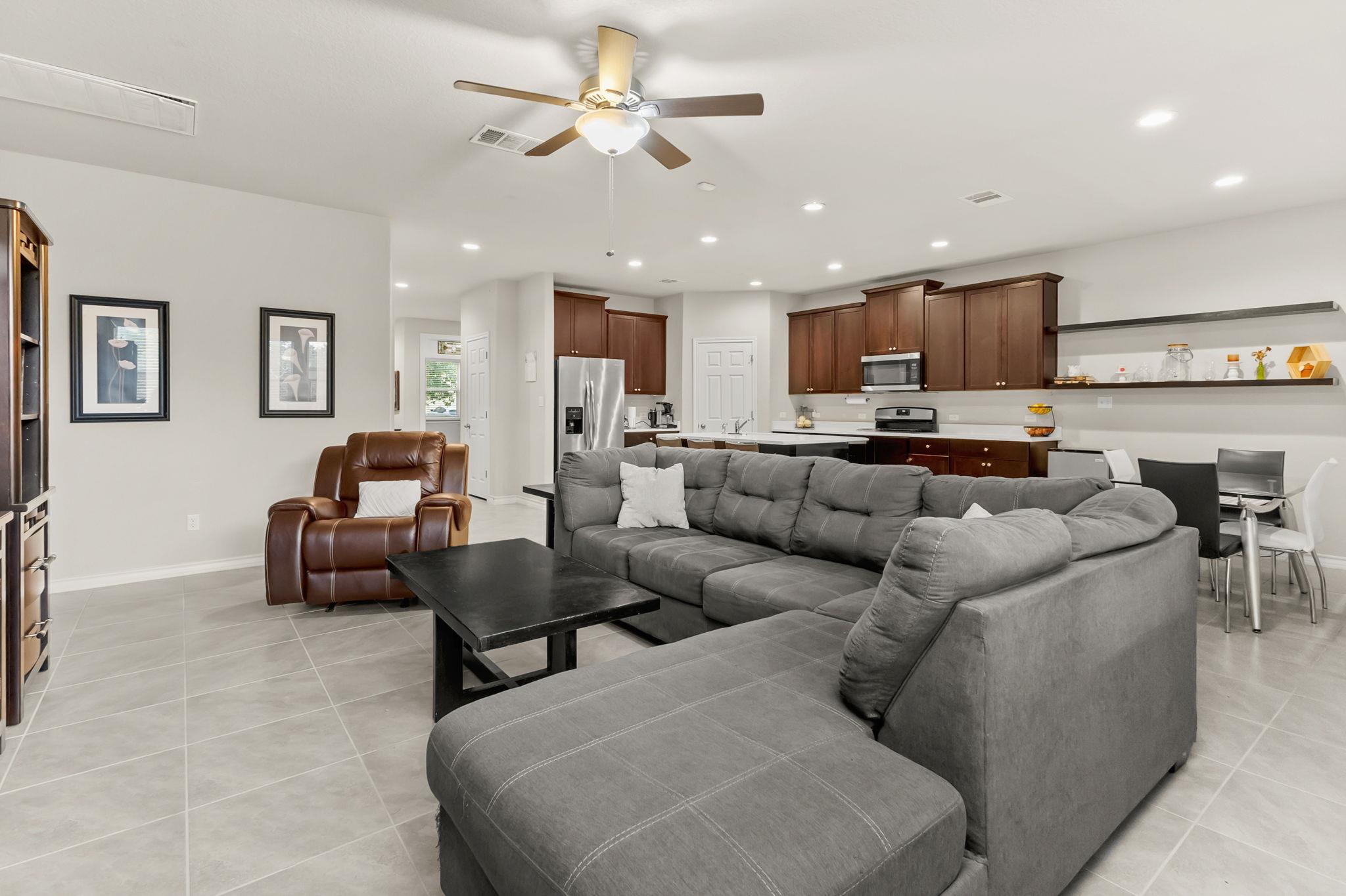 135 Mary Max Cir, San Marcos, TX 78666