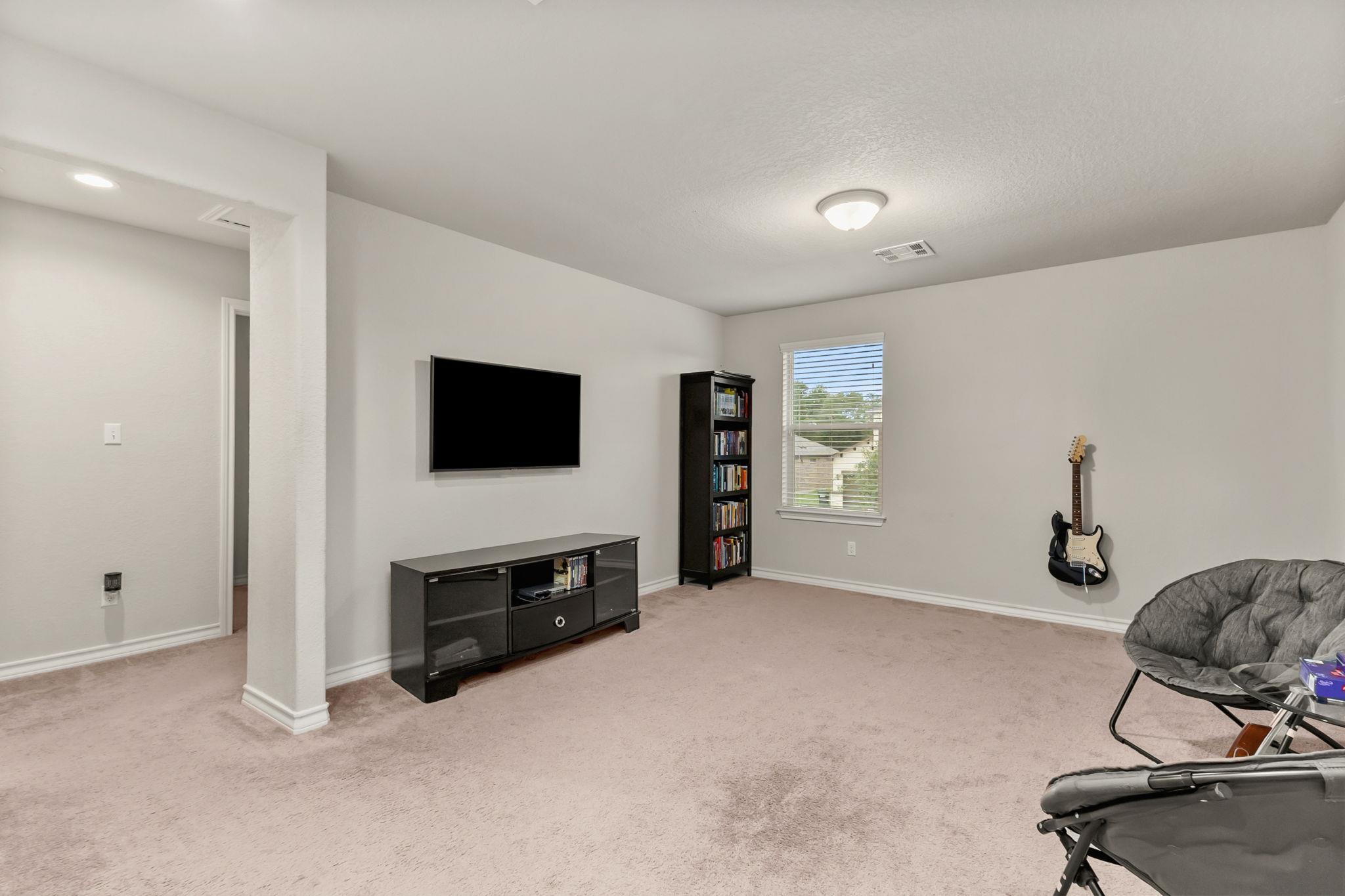 135 Mary Max Cir, San Marcos, TX 78666