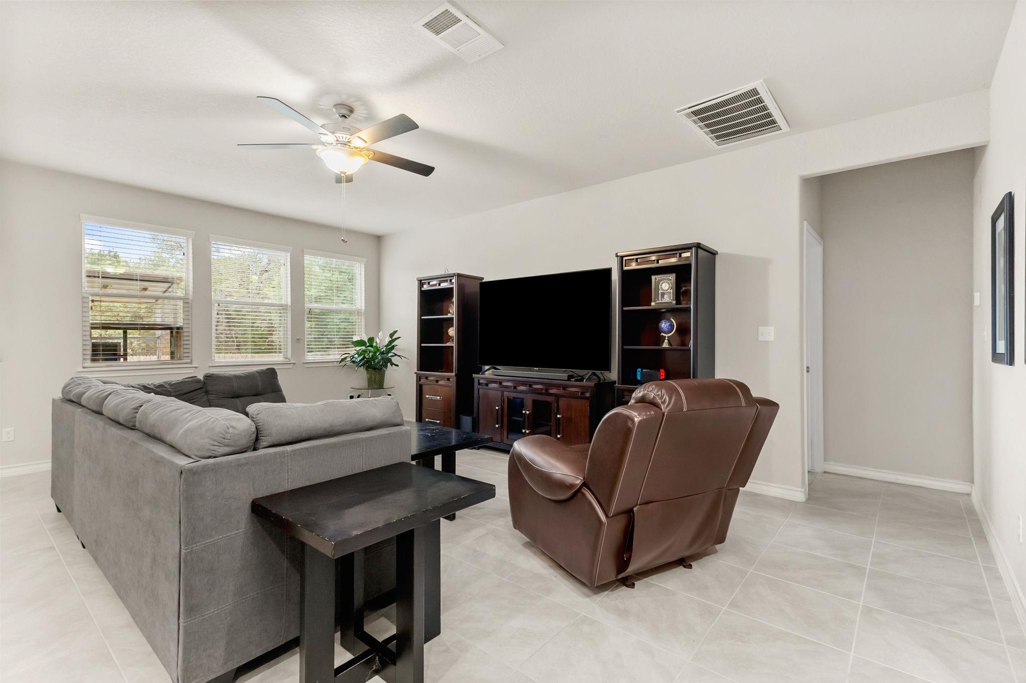 135 Mary Max Cir, San Marcos, TX 78666