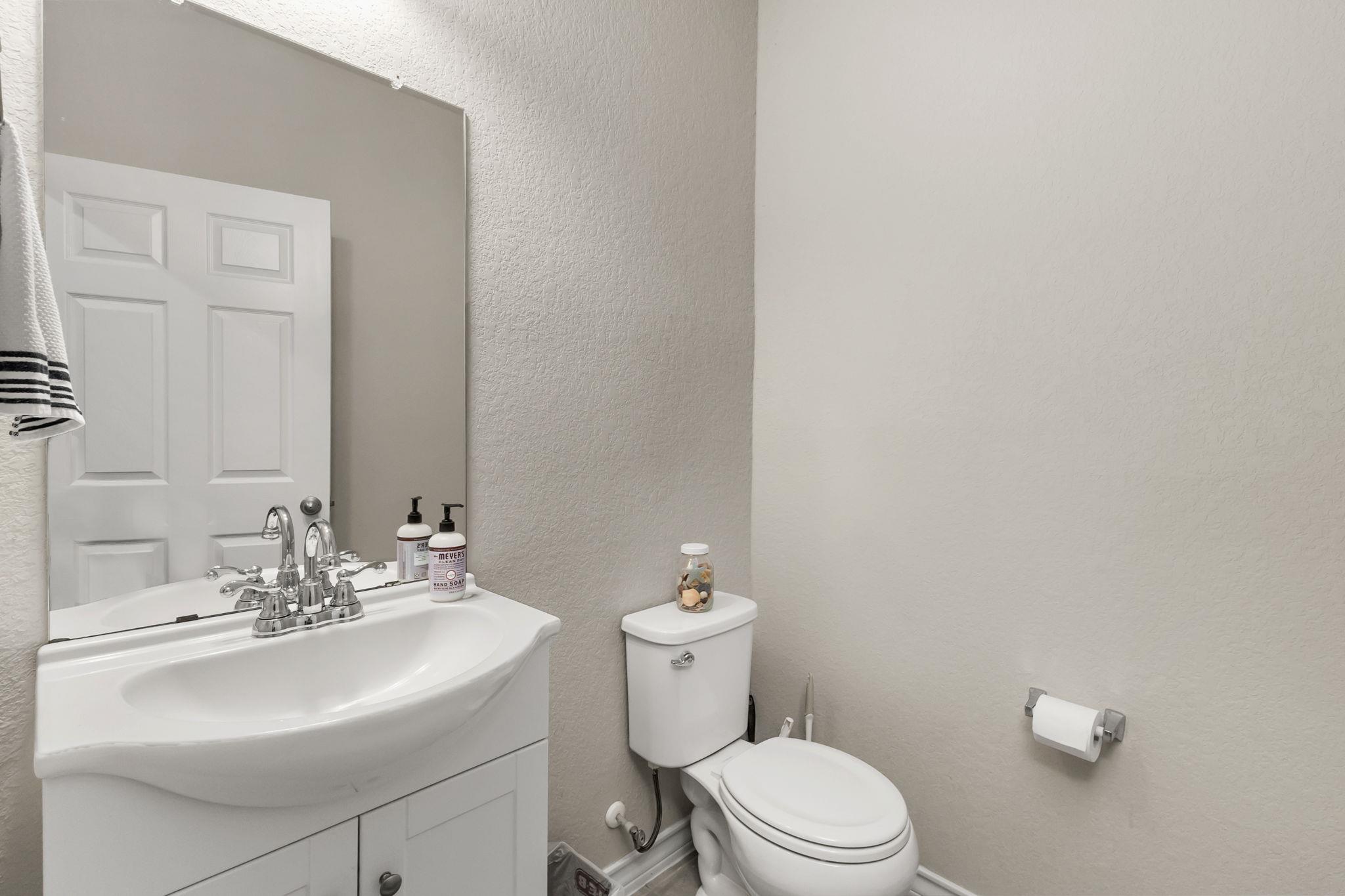 135 Mary Max Cir, San Marcos, TX 78666