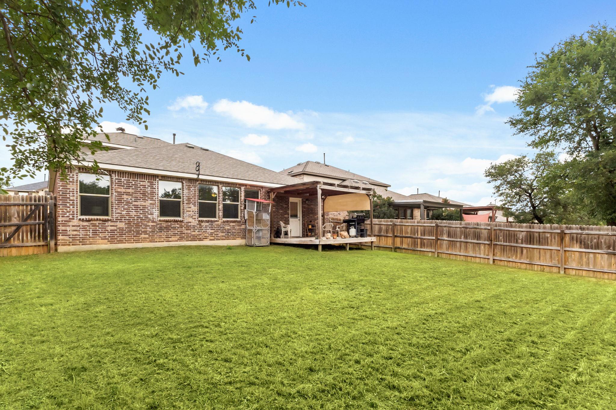 135 Mary Max Cir, San Marcos, TX 78666