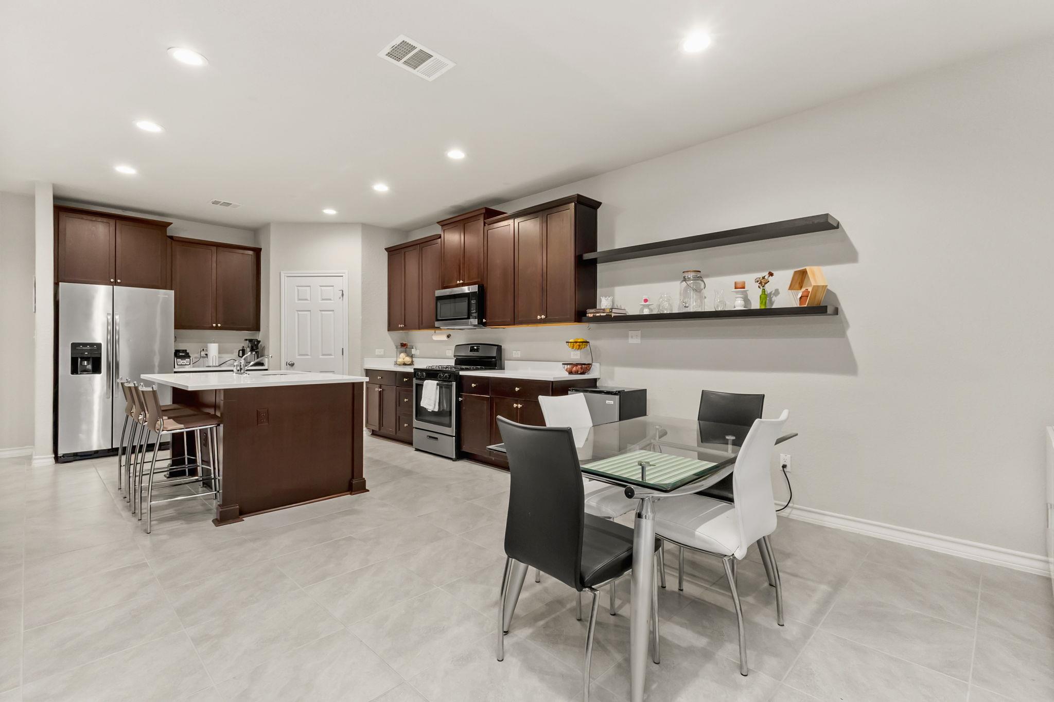 135 Mary Max Cir, San Marcos, TX 78666