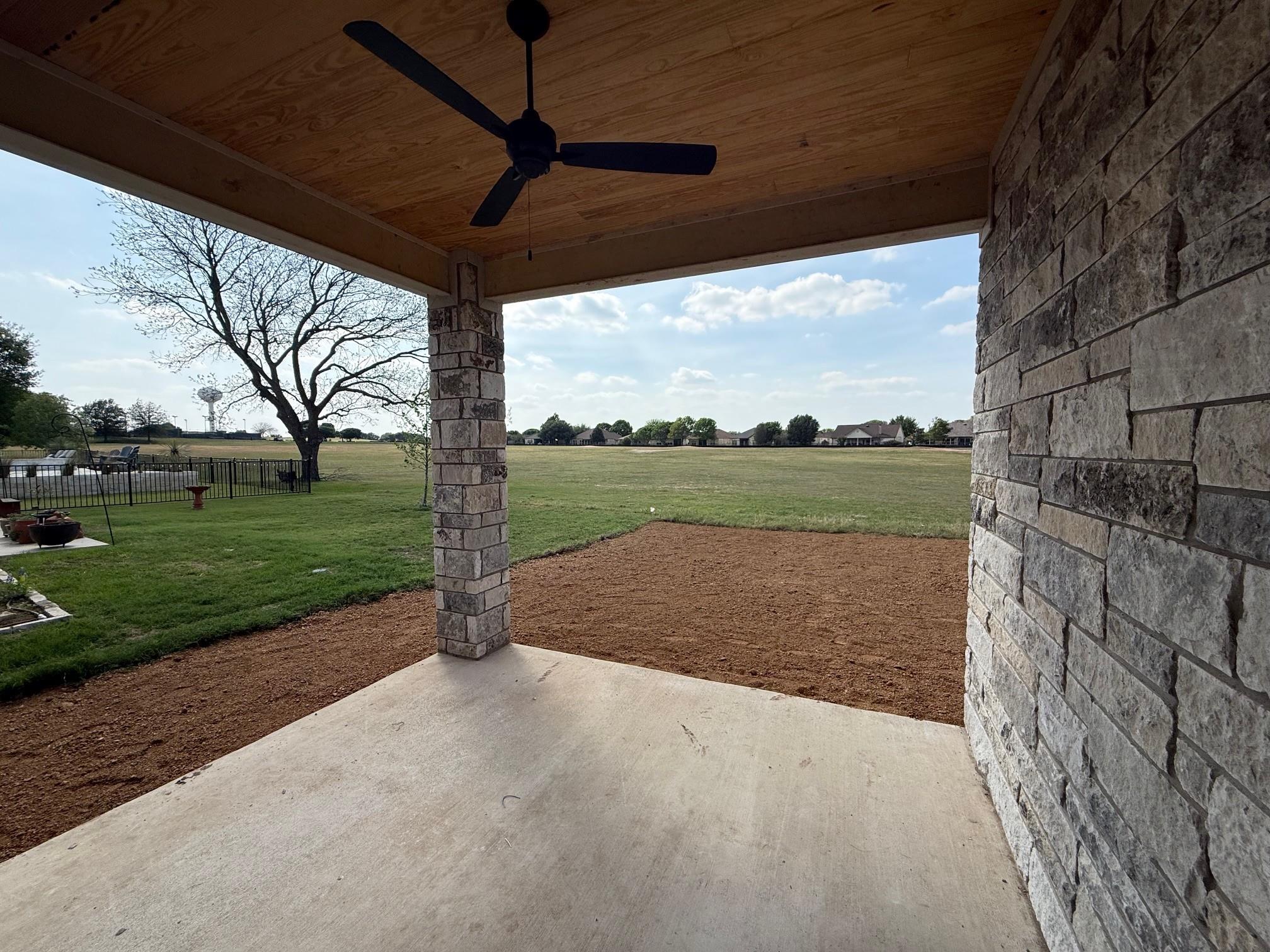 110 Firestone Place Pl, Meadowlakes, TX 78654