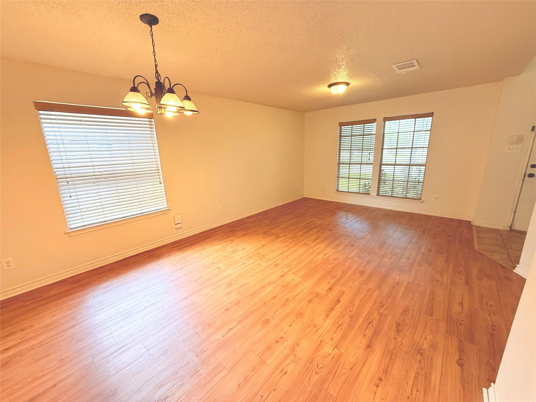 2009 Mimosa Cv, Round Rock, TX 78664