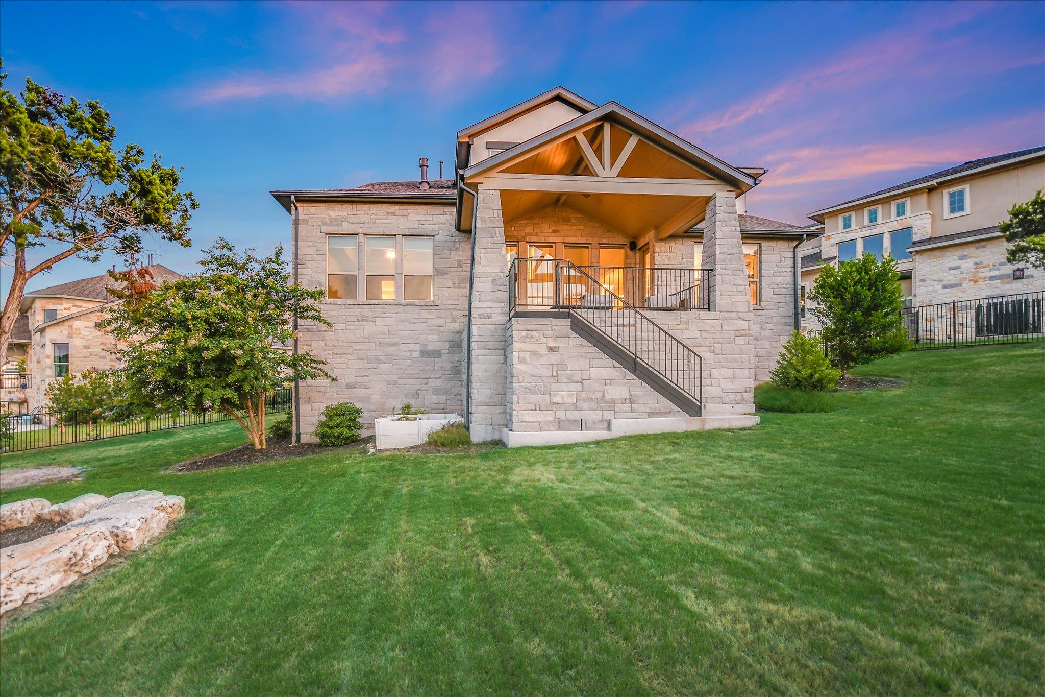 305 Coniglio Cv, Lakeway, TX 78738