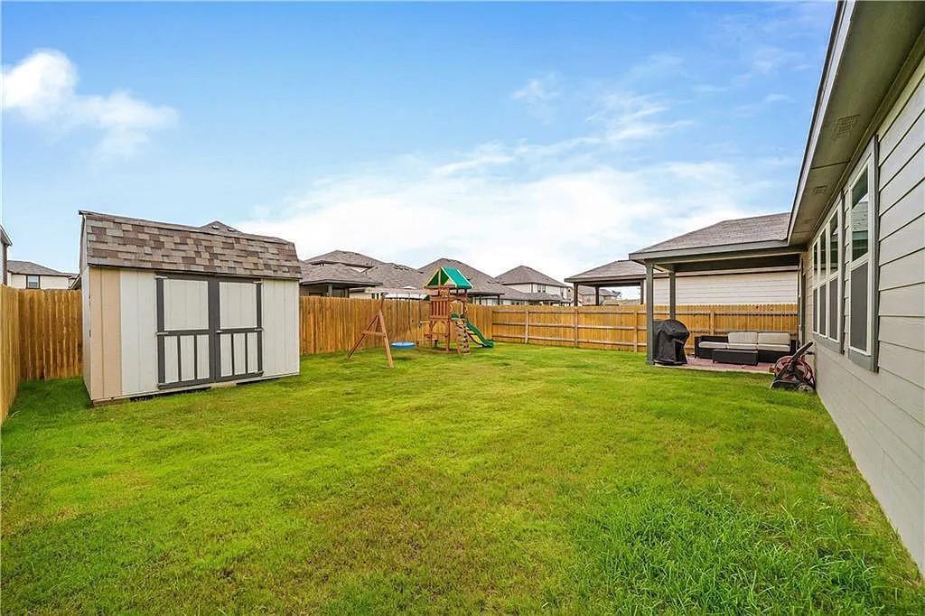 112 Magna Ln, Liberty Hill, TX 78642