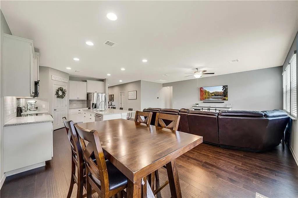 112 Magna Ln, Liberty Hill, TX 78642