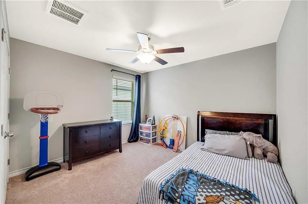 112 Magna Ln, Liberty Hill, TX 78642