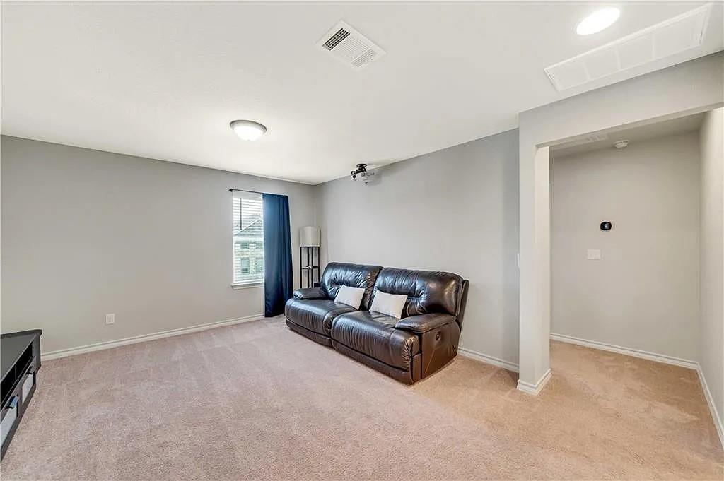 112 Magna Ln, Liberty Hill, TX 78642