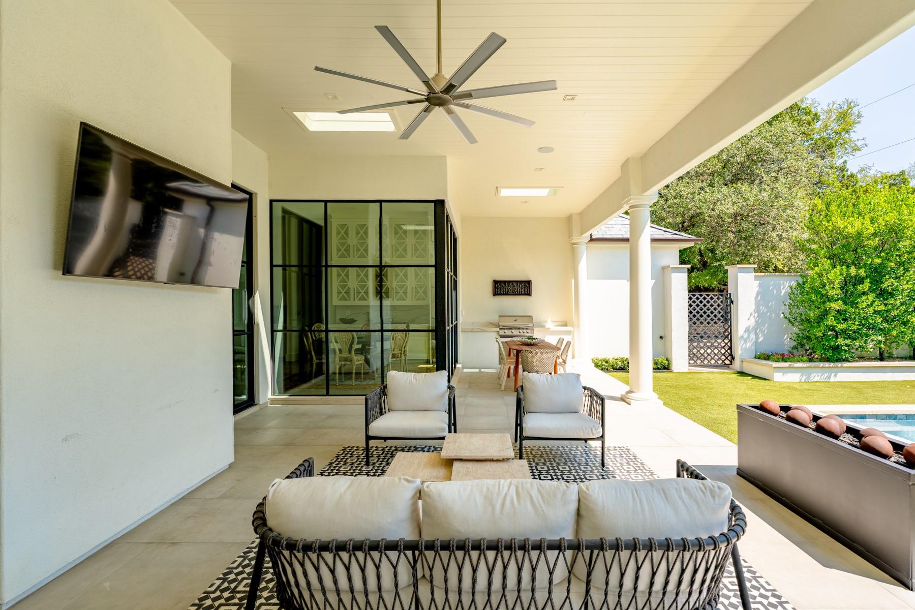 3407 Timberwood Cir, Austin, TX 78703