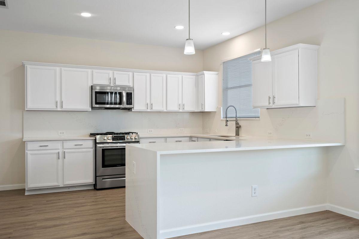 101 Redwood Dr, Kyle, TX 78640