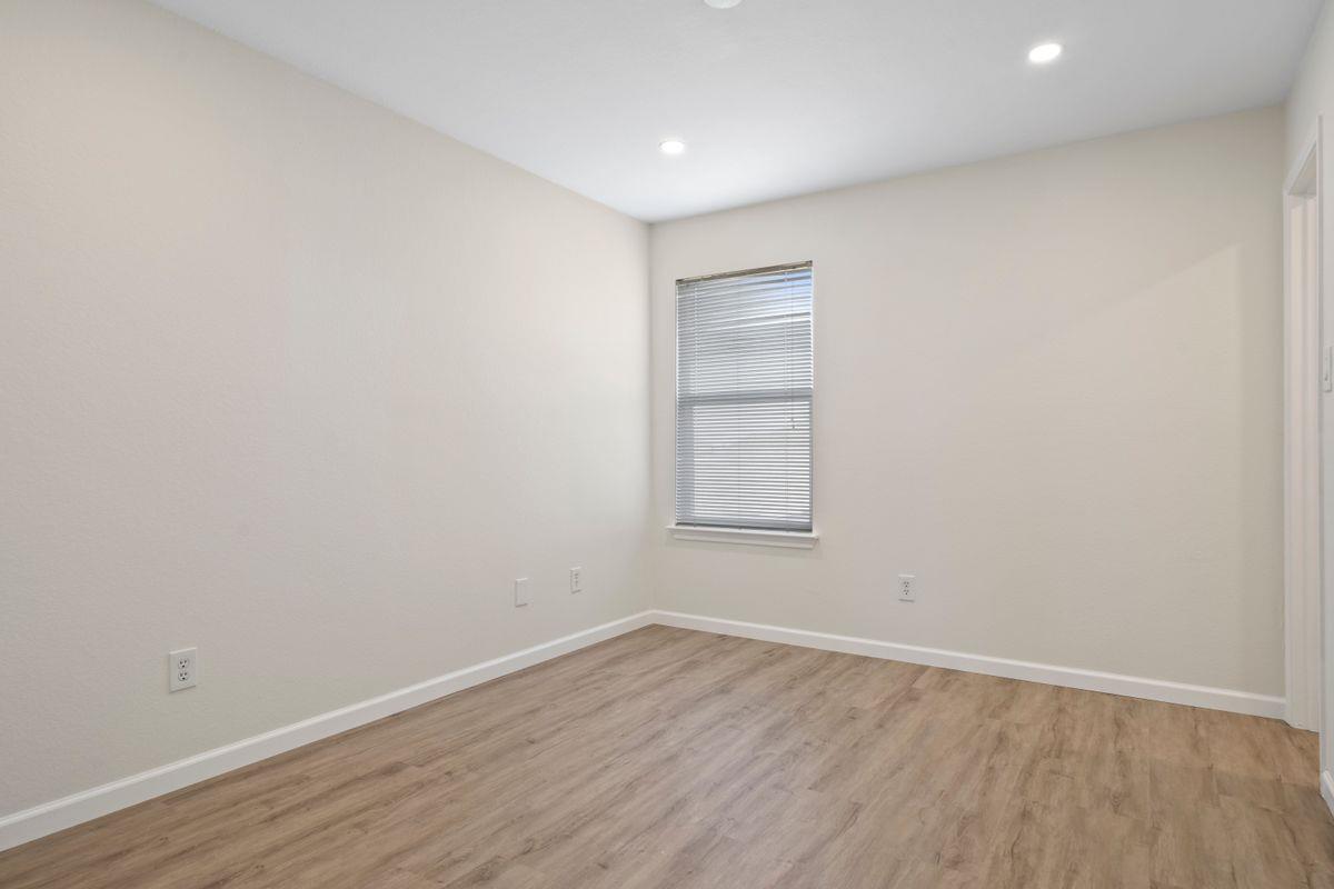 101 Redwood Dr, Kyle, TX 78640