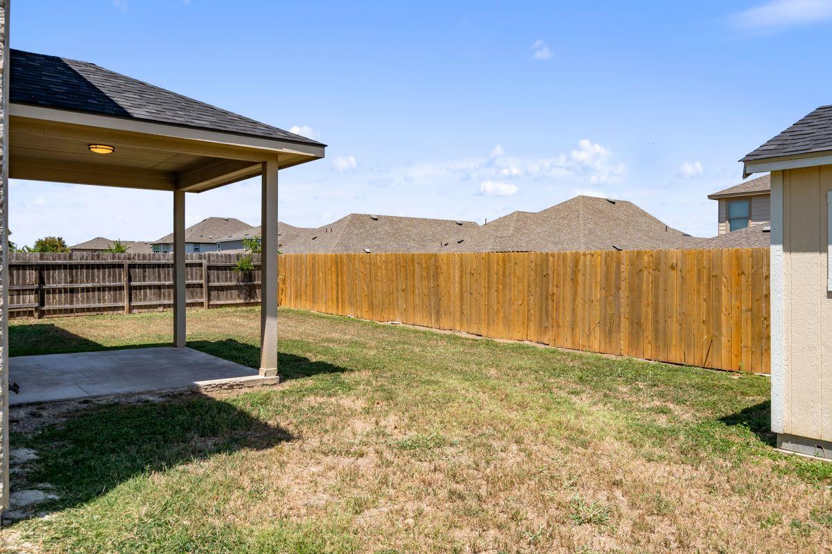 101 Redwood Dr, Kyle, TX 78640