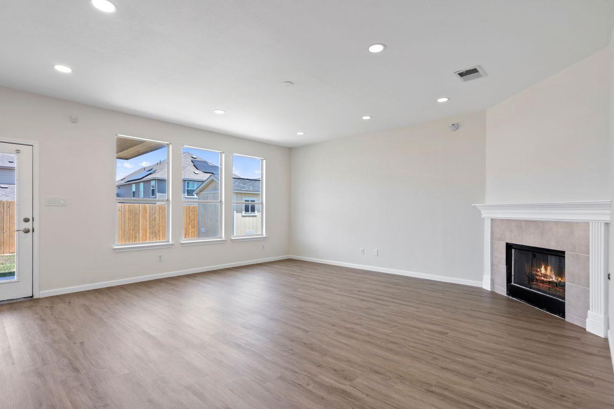 101 Redwood Dr, Kyle, TX 78640