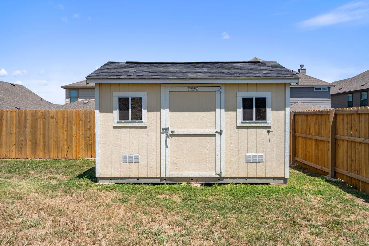 101 Redwood Dr, Kyle, TX 78640