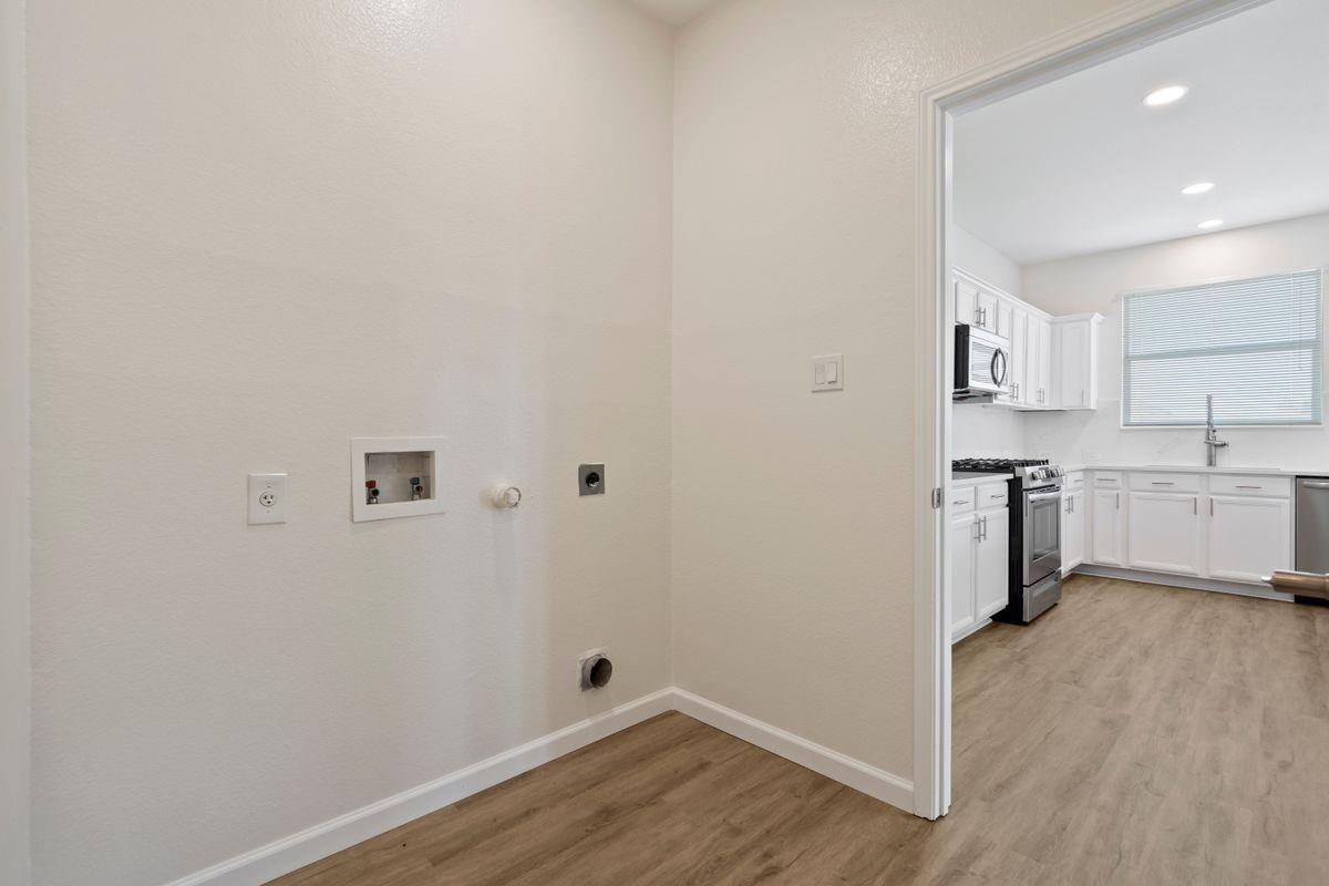 101 Redwood Dr, Kyle, TX 78640