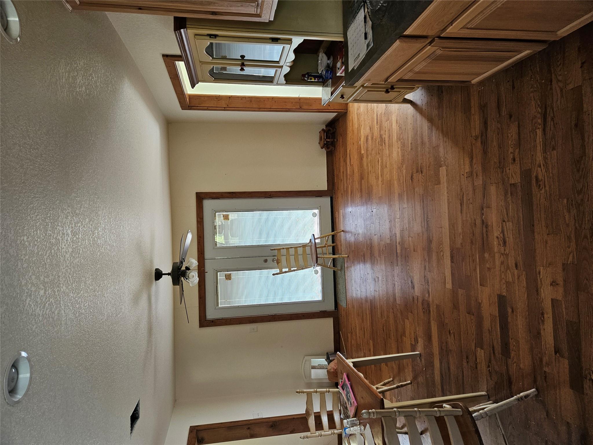 1988 CR 116 Rd, Rogers, TX 76569