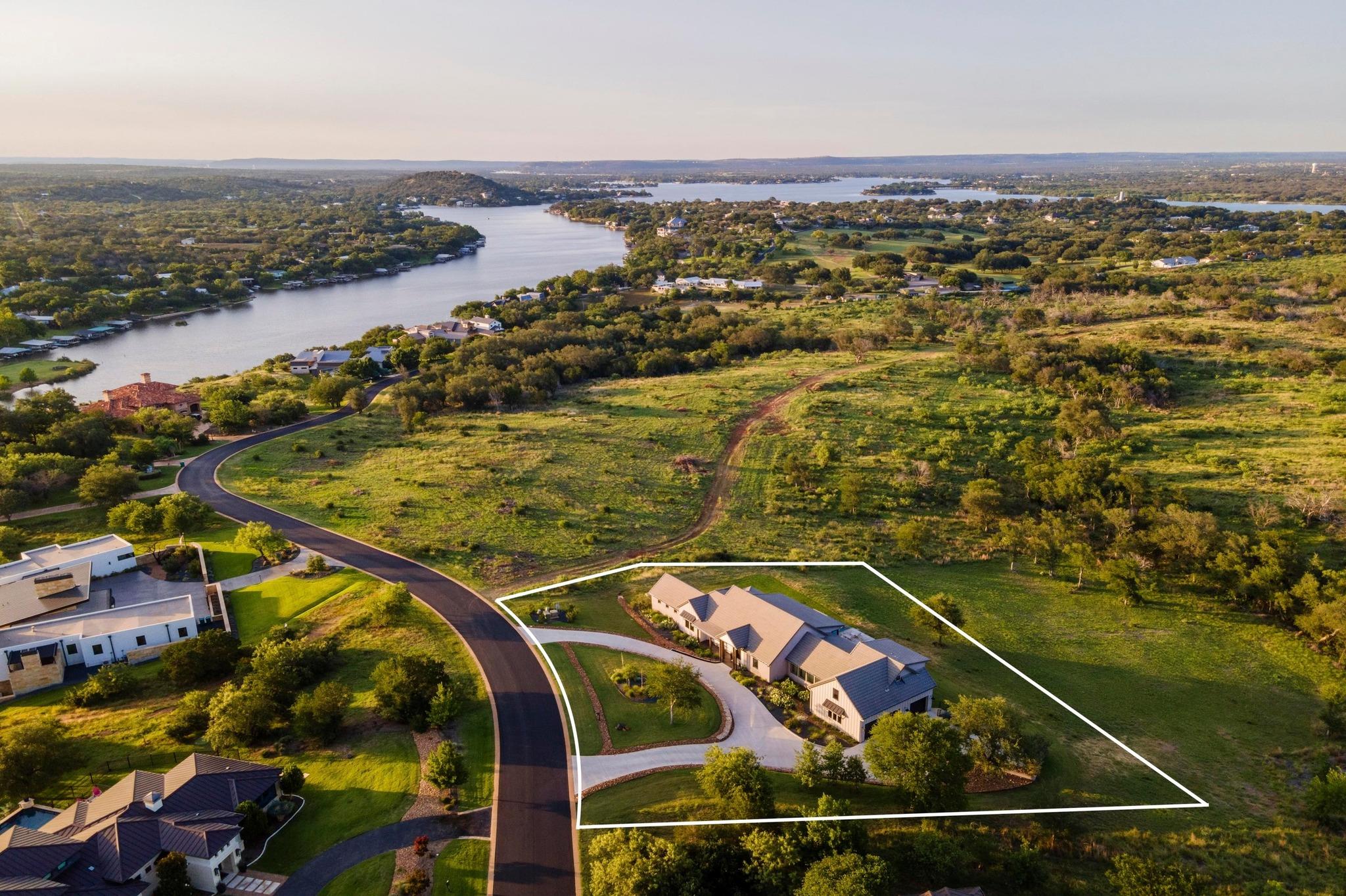 111 Rock N Robyn Trail, Horseshoe Bay, TX 78657