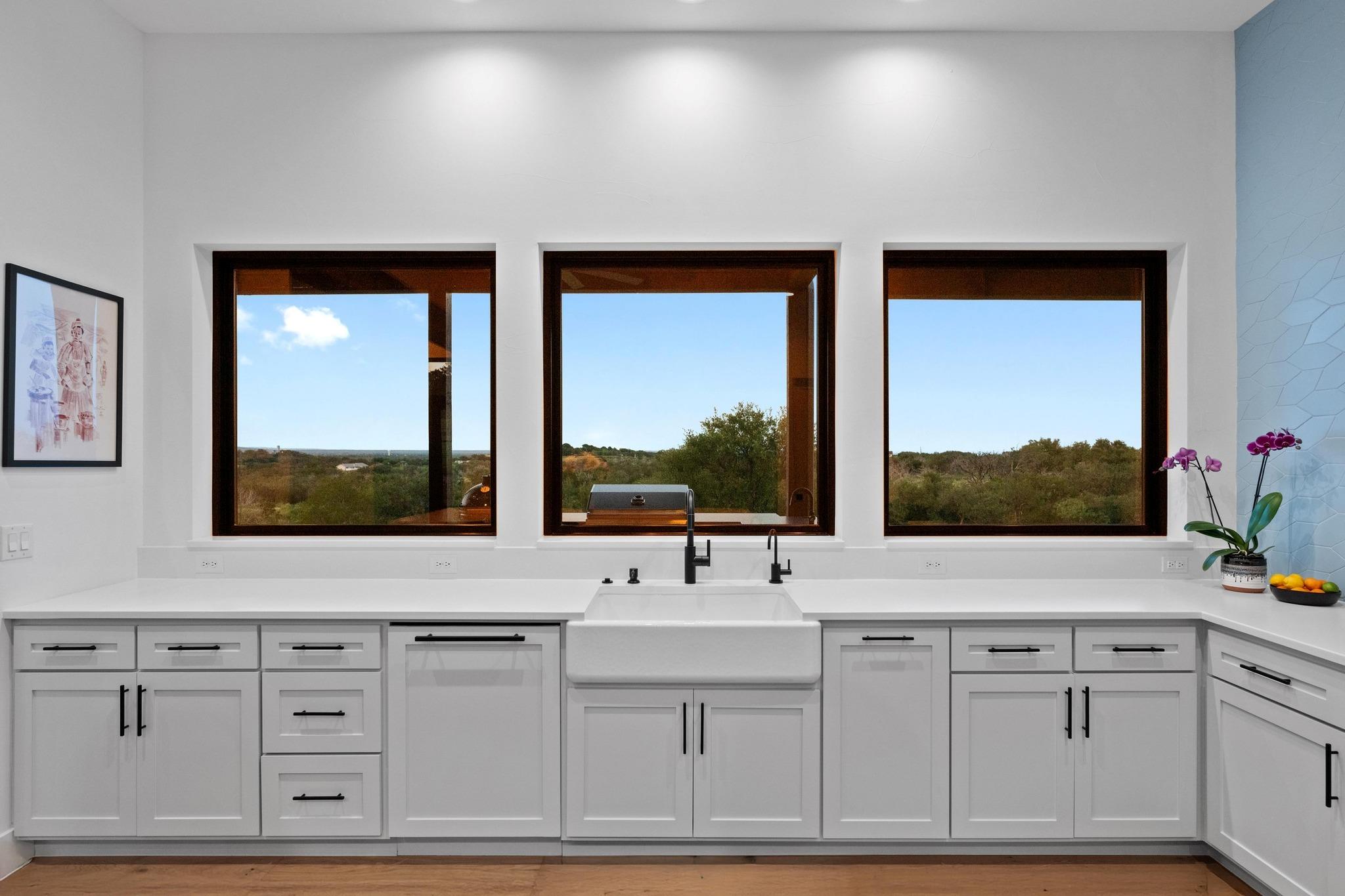 111 Rock N Robyn Trail, Horseshoe Bay, TX 78657