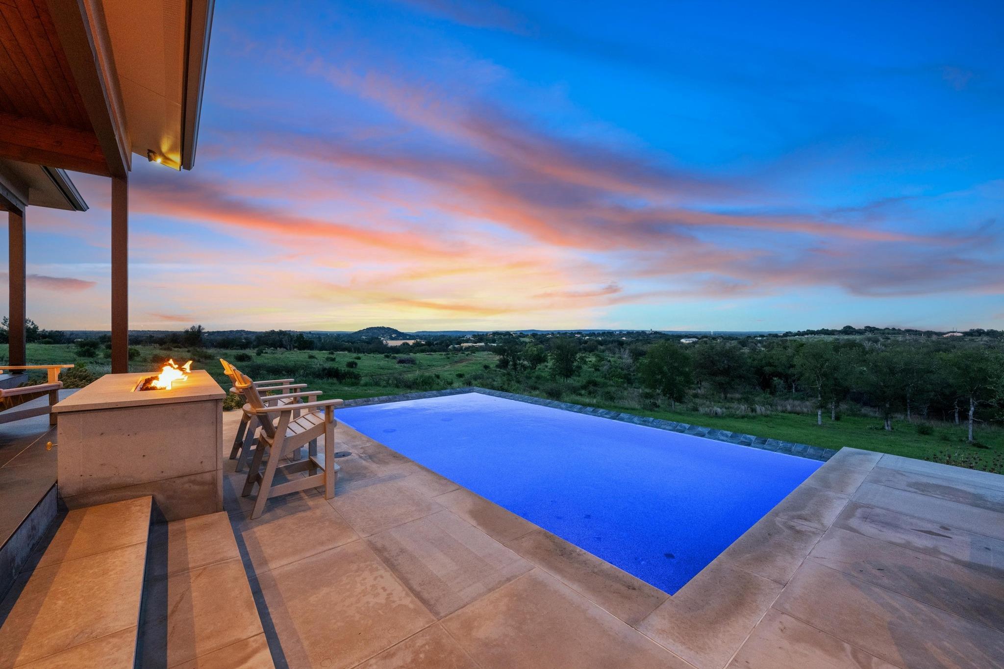 111 Rock N Robyn Trail, Horseshoe Bay, TX 78657