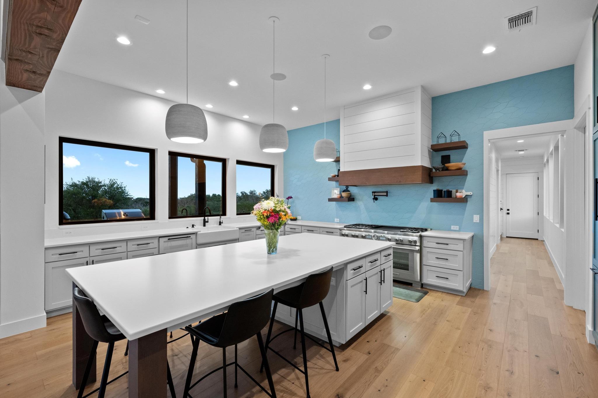 111 Rock N Robyn Trail, Horseshoe Bay, TX 78657