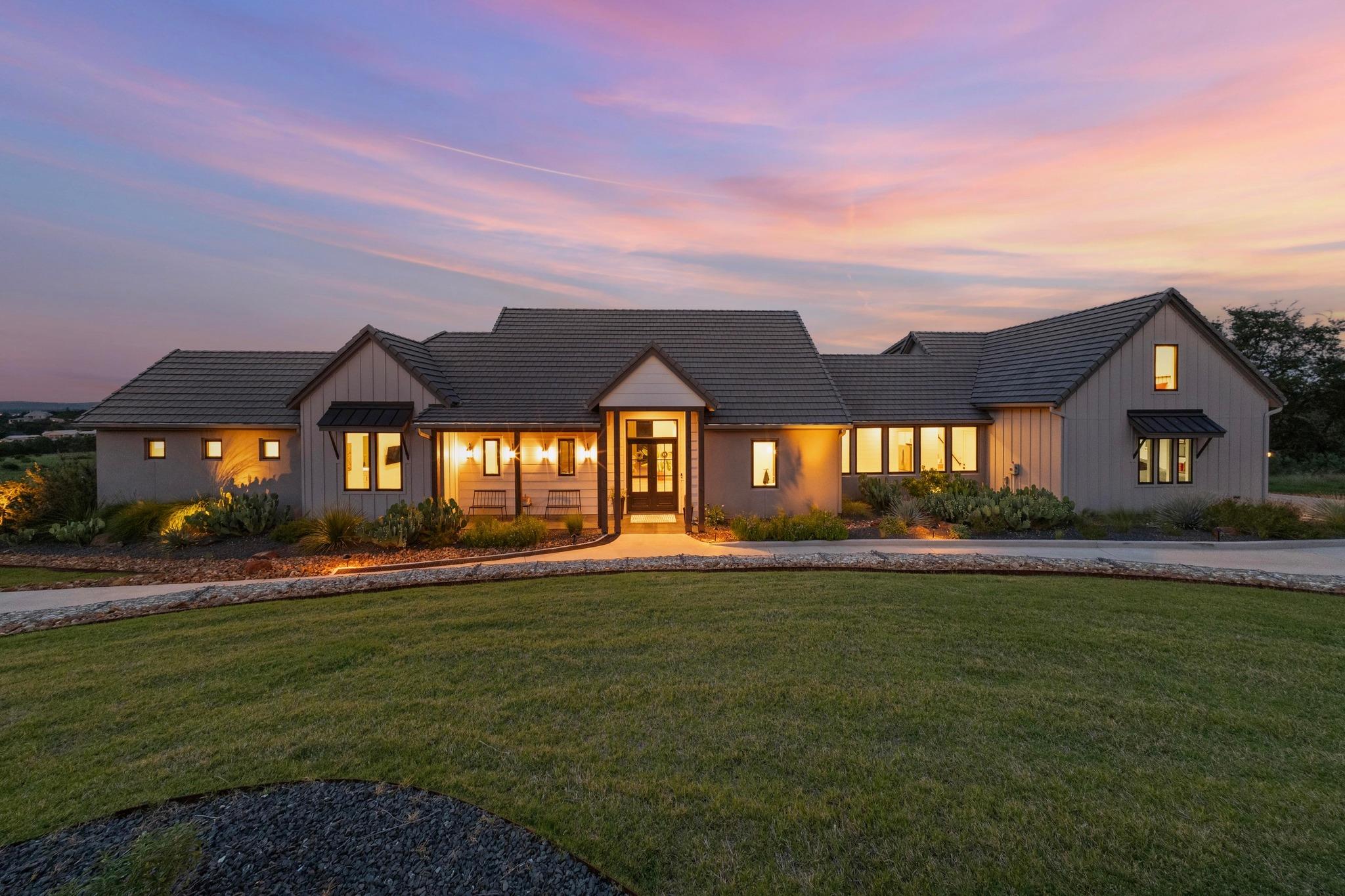 111 Rock N Robyn Trail, Horseshoe Bay, TX 78657