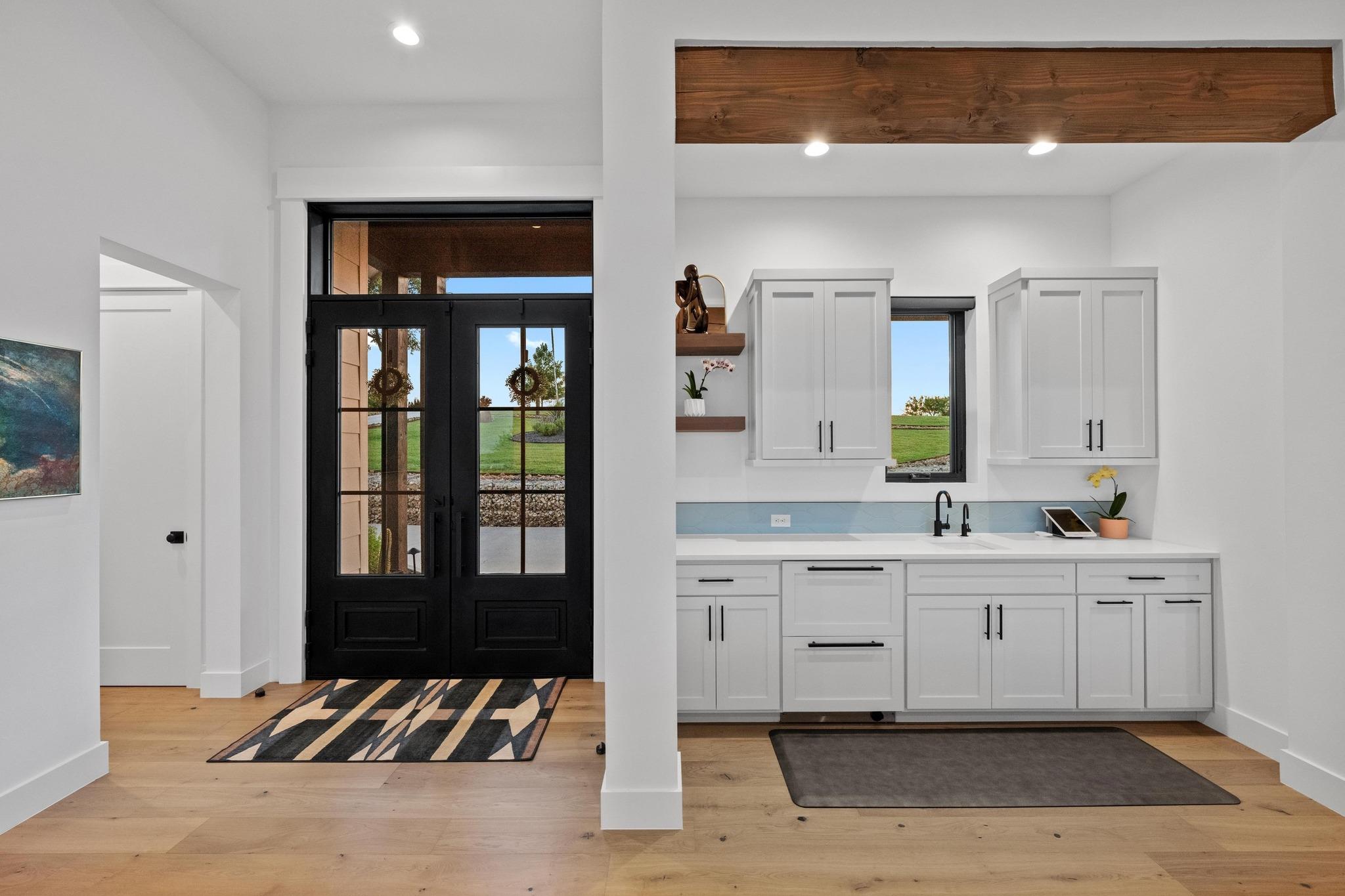 111 Rock N Robyn Trail, Horseshoe Bay, TX 78657