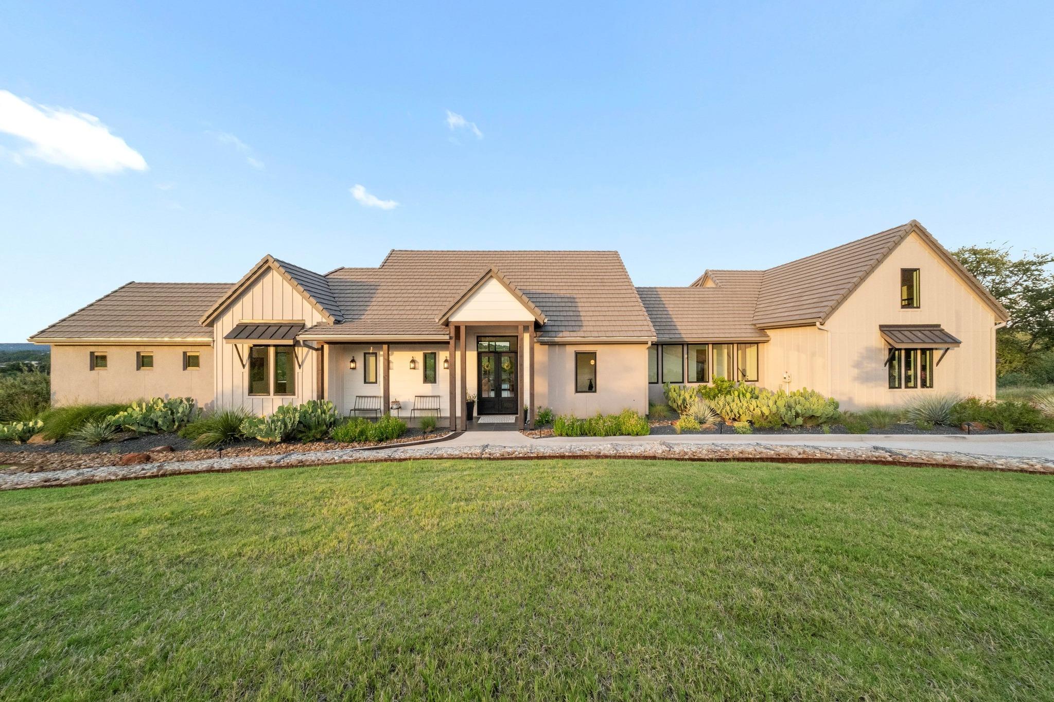 111 Rock N Robyn Trail, Horseshoe Bay, TX 78657