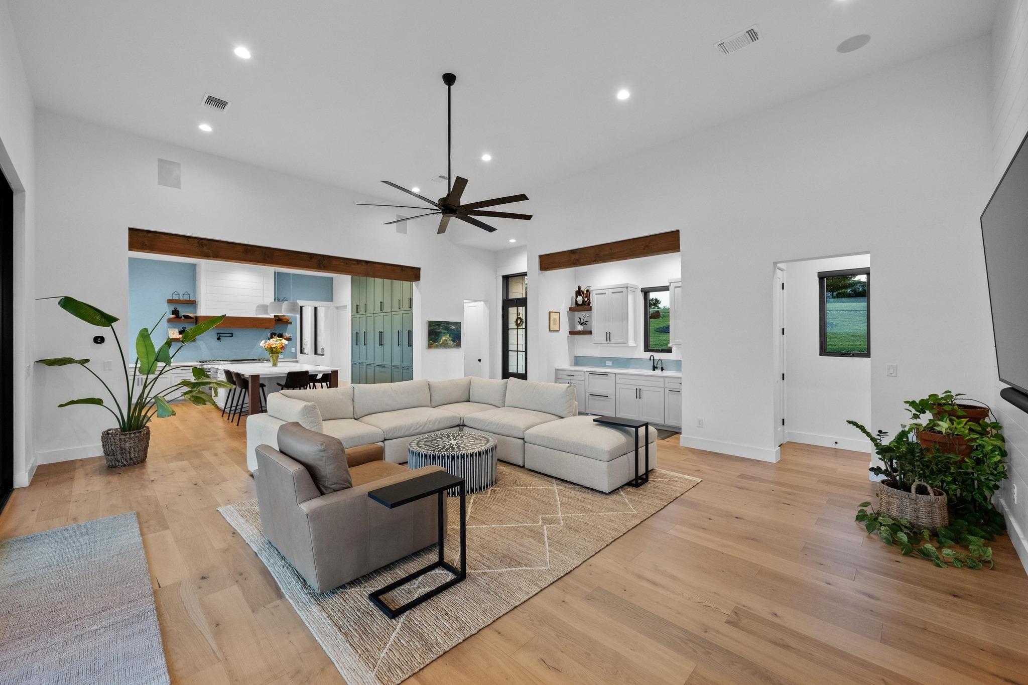 111 Rock N Robyn Trail, Horseshoe Bay, TX 78657